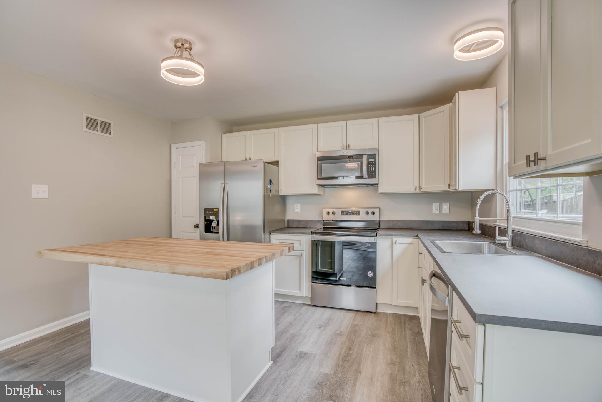 VILLAGE OF THOMAS RUN - Residential