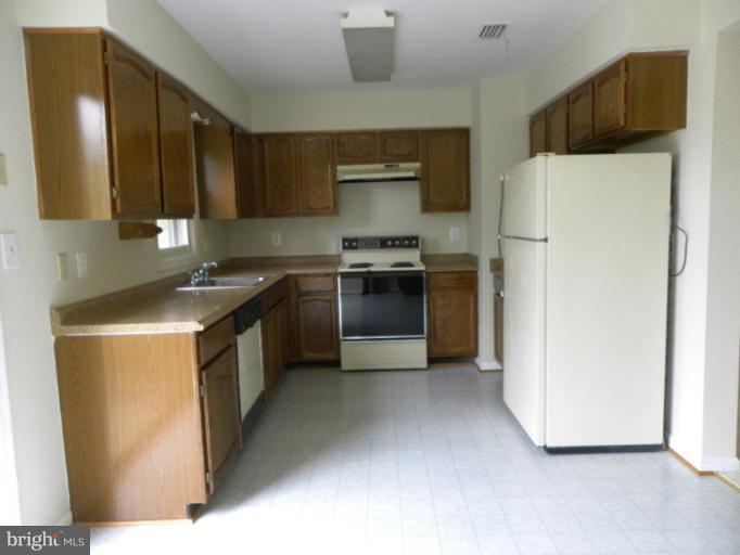 HERITAGE CROSSING - Residential Lease