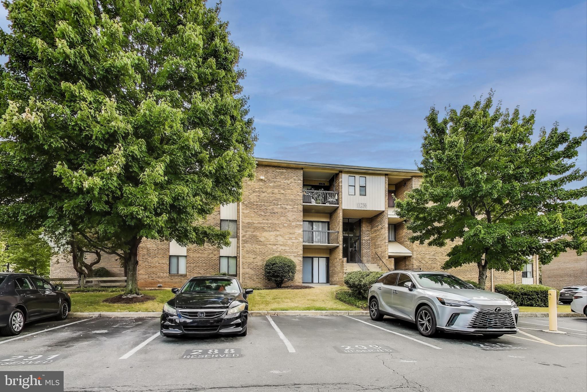 CHERRY GLEN CONDOS - Residential