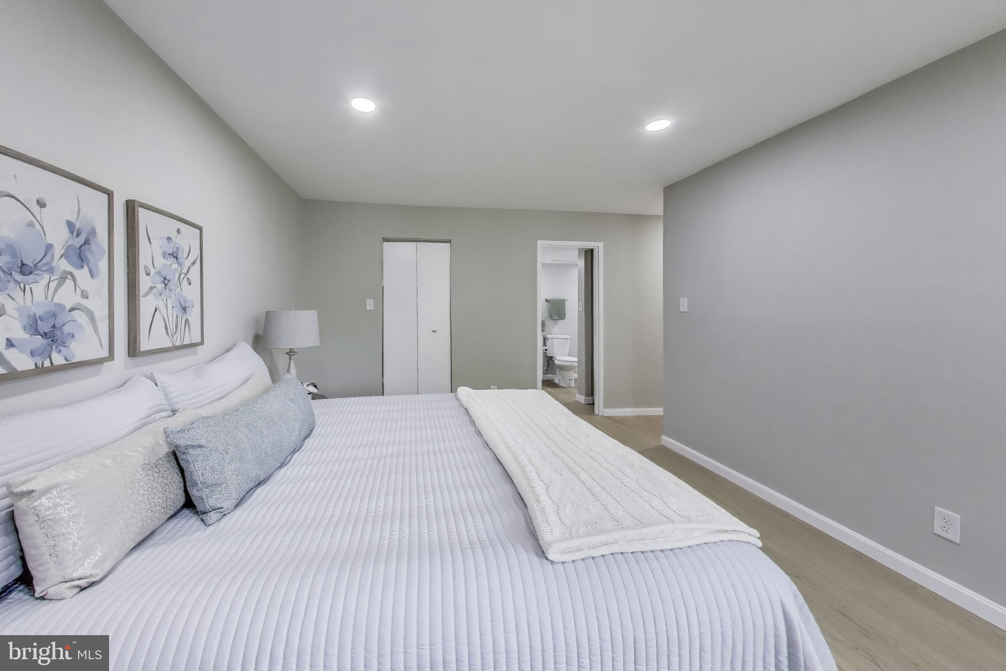 CHERRY GLEN CONDOS - Residential