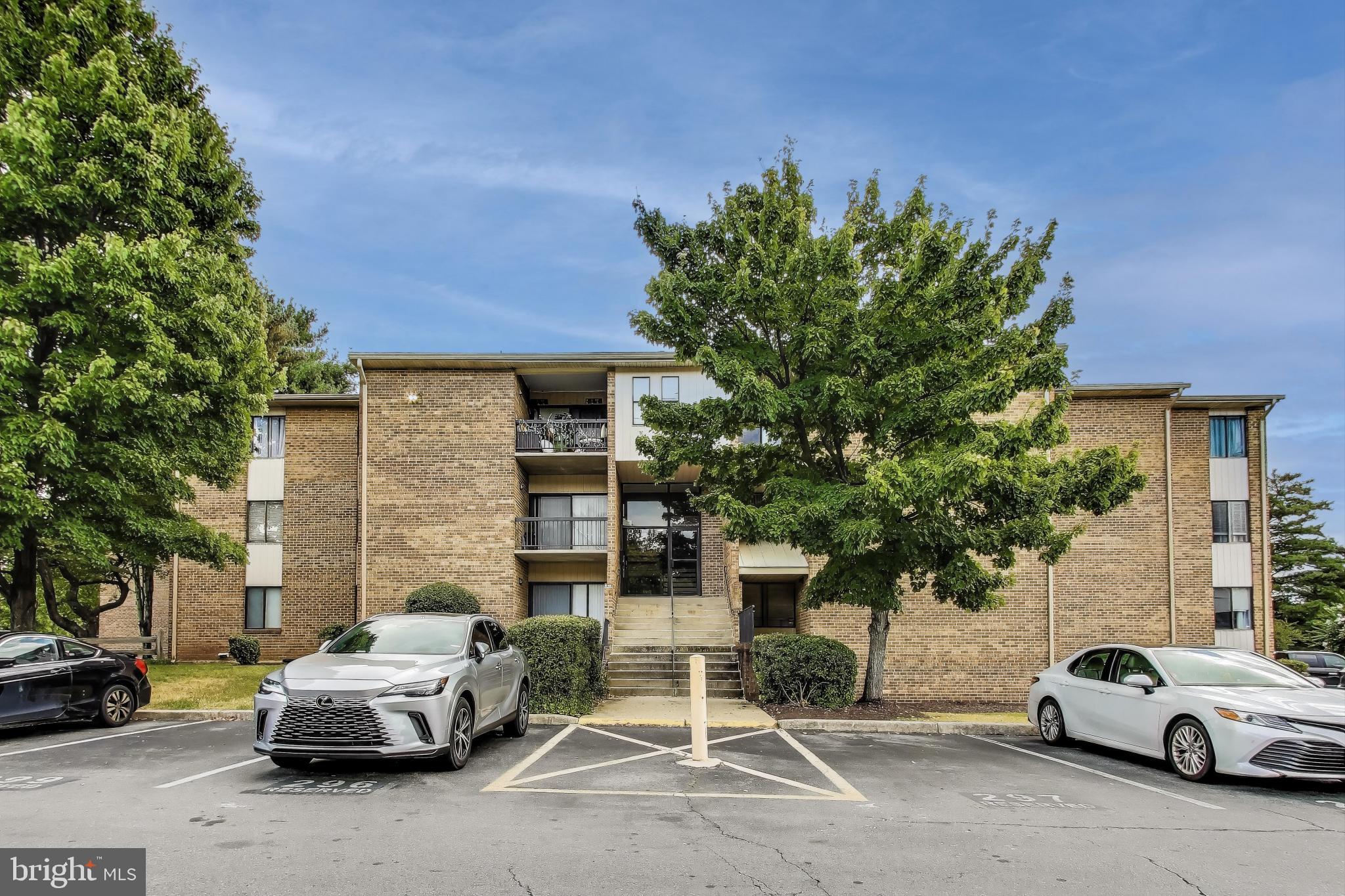 CHERRY GLEN CONDOS - Residential