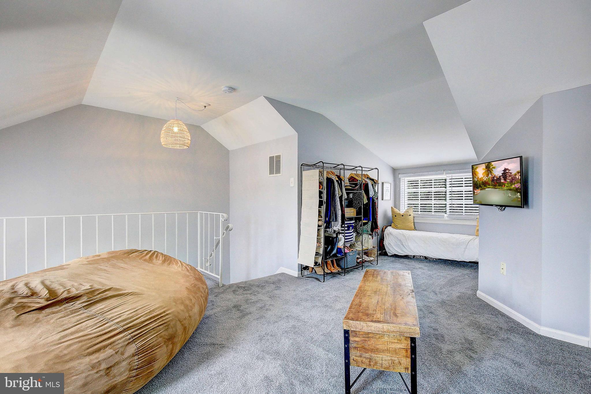 STONEY BEACH - Residential