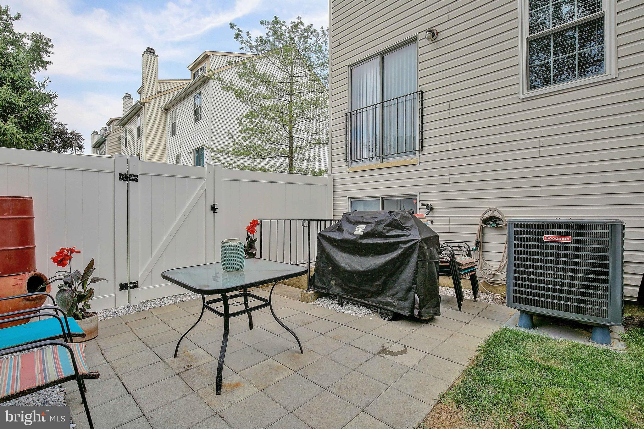 STONEY BEACH - Residential