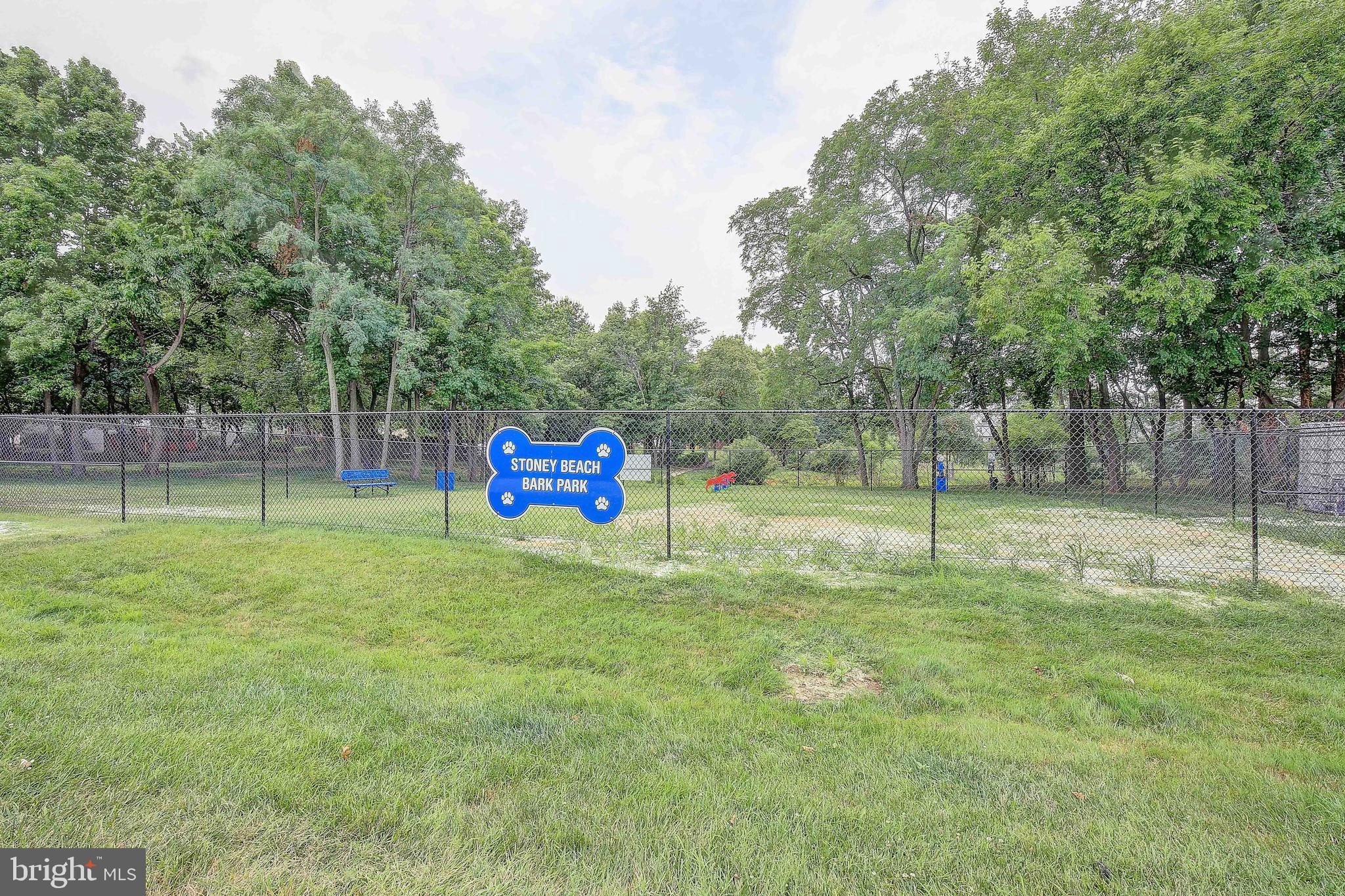 STONEY BEACH - Residential