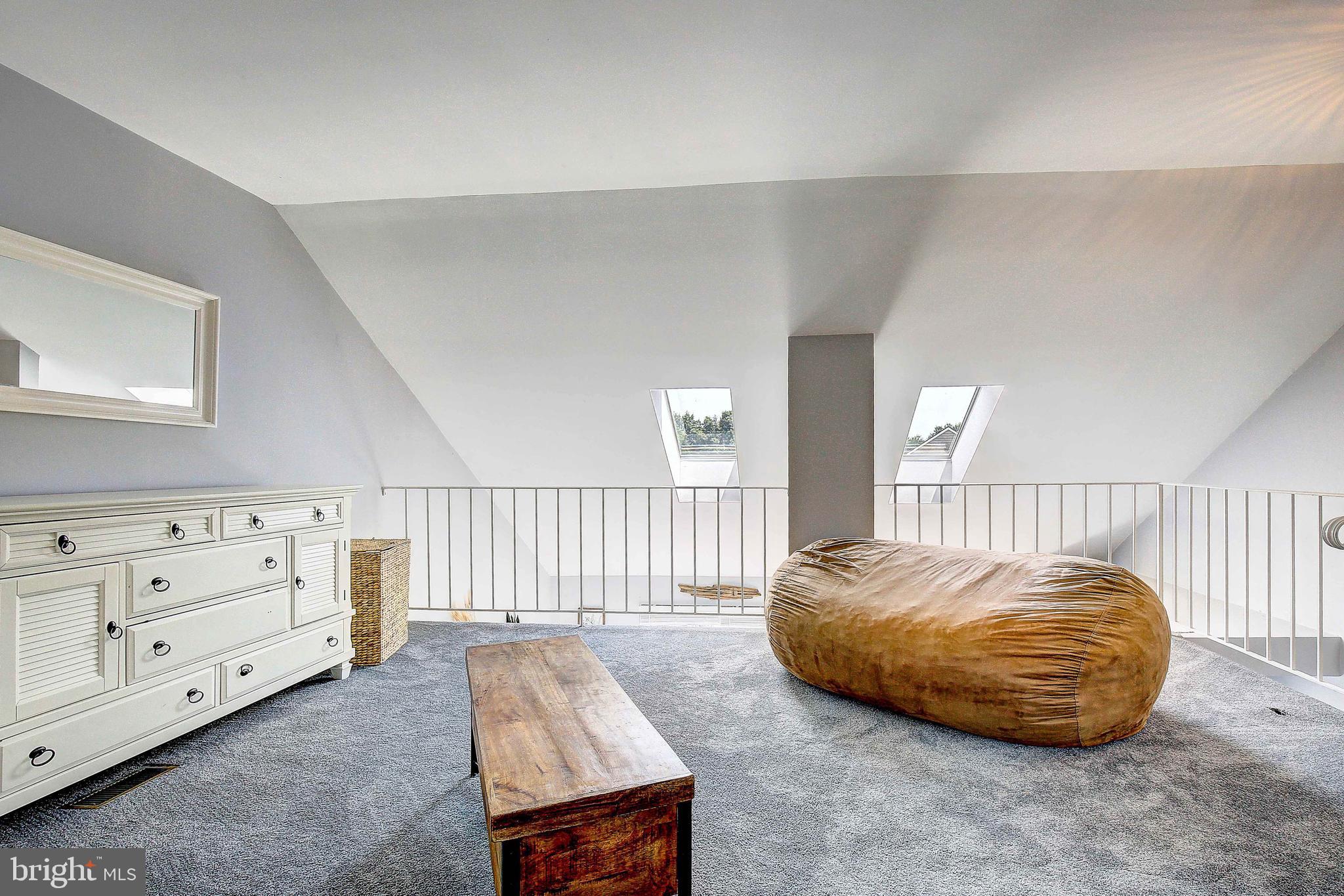 STONEY BEACH - Residential