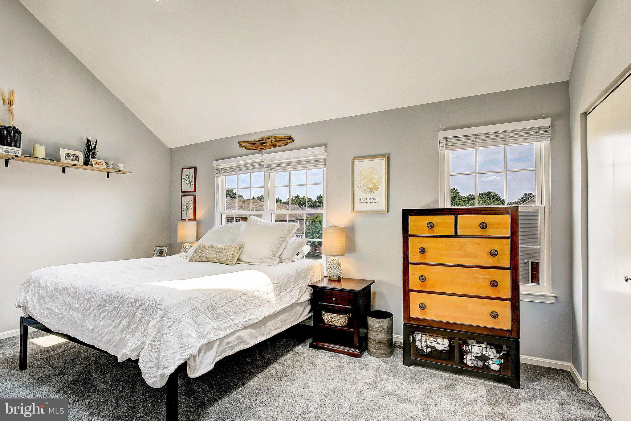 STONEY BEACH - Residential