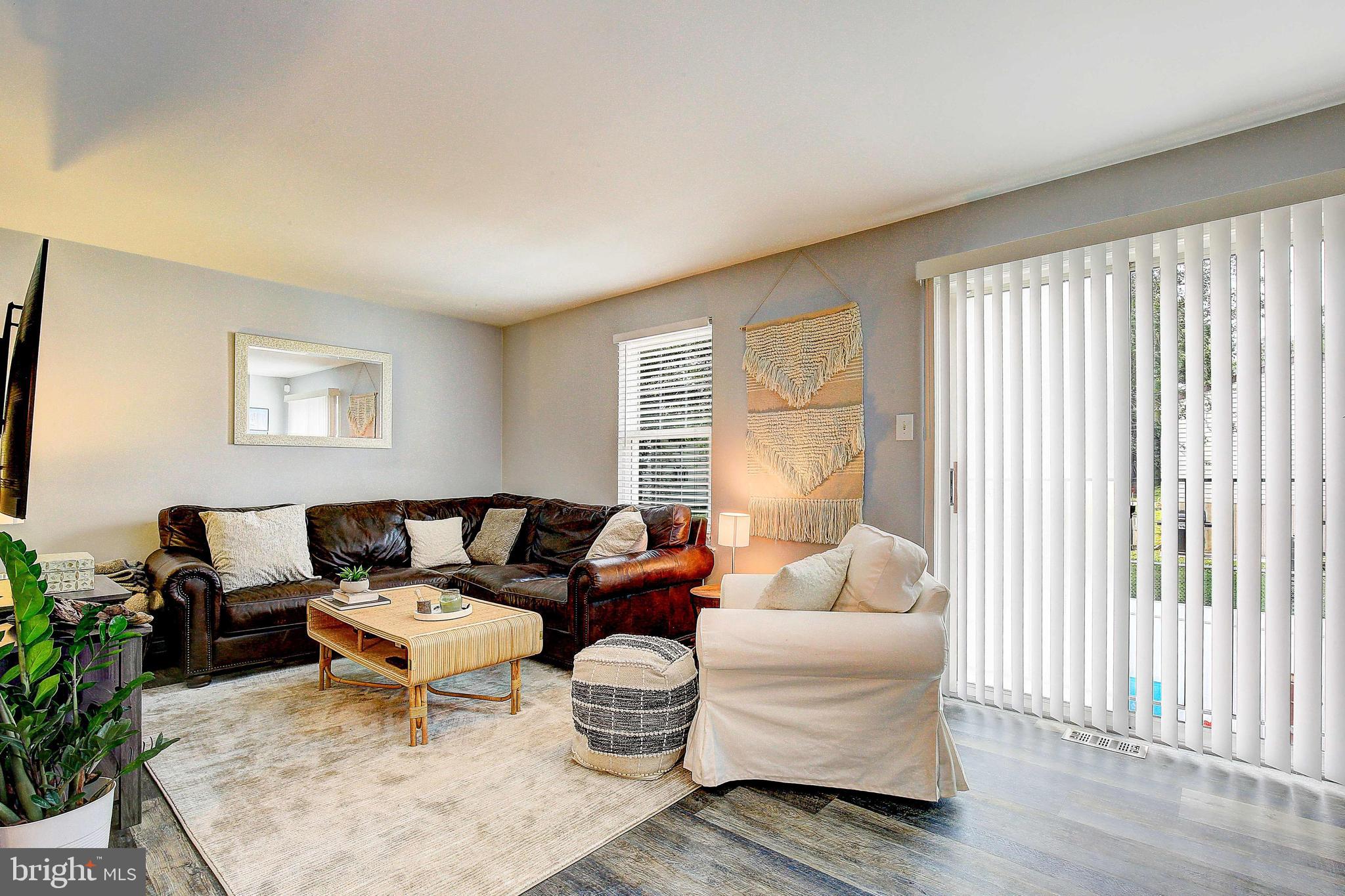 STONEY BEACH - Residential