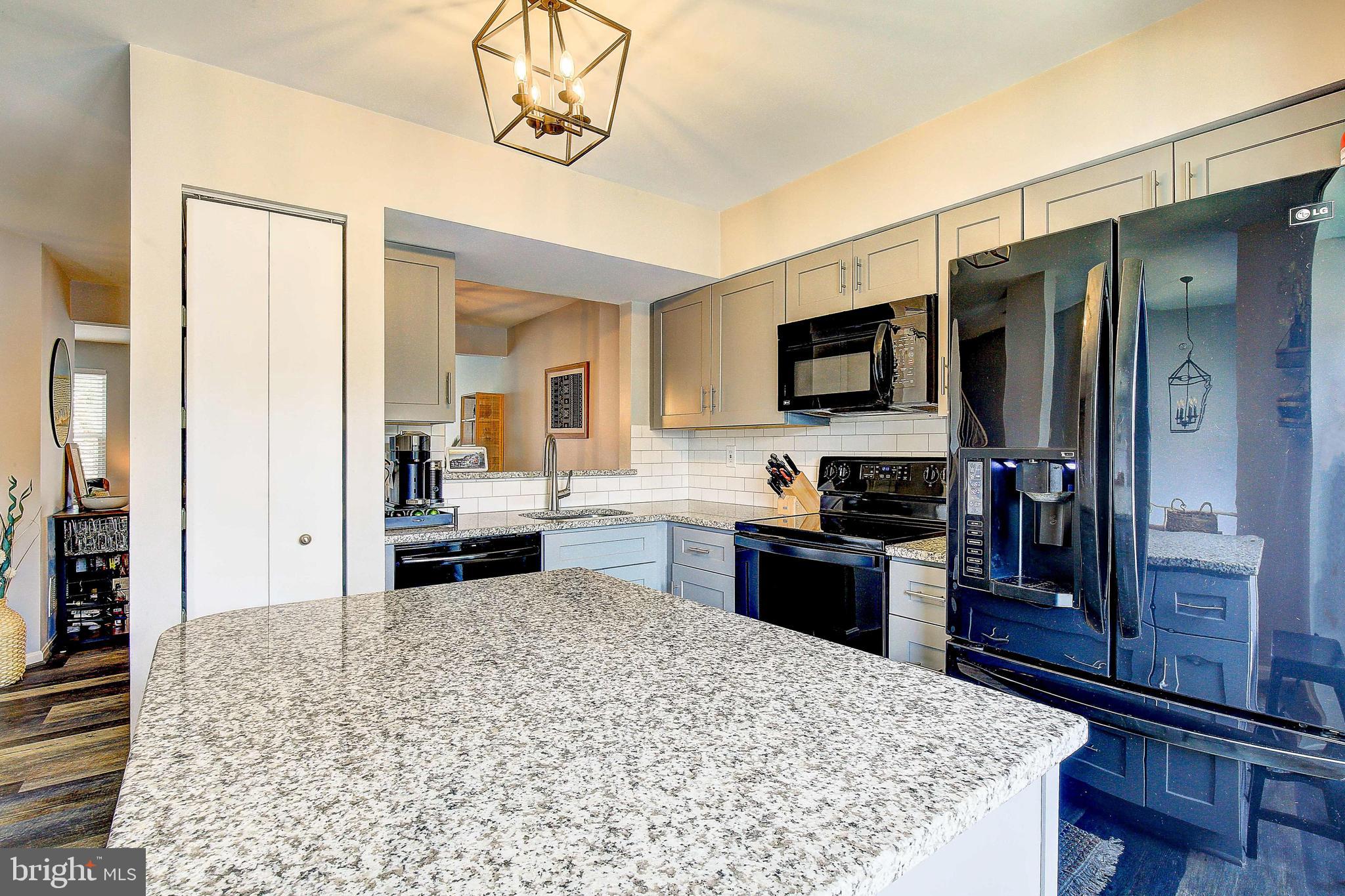 STONEY BEACH - Residential