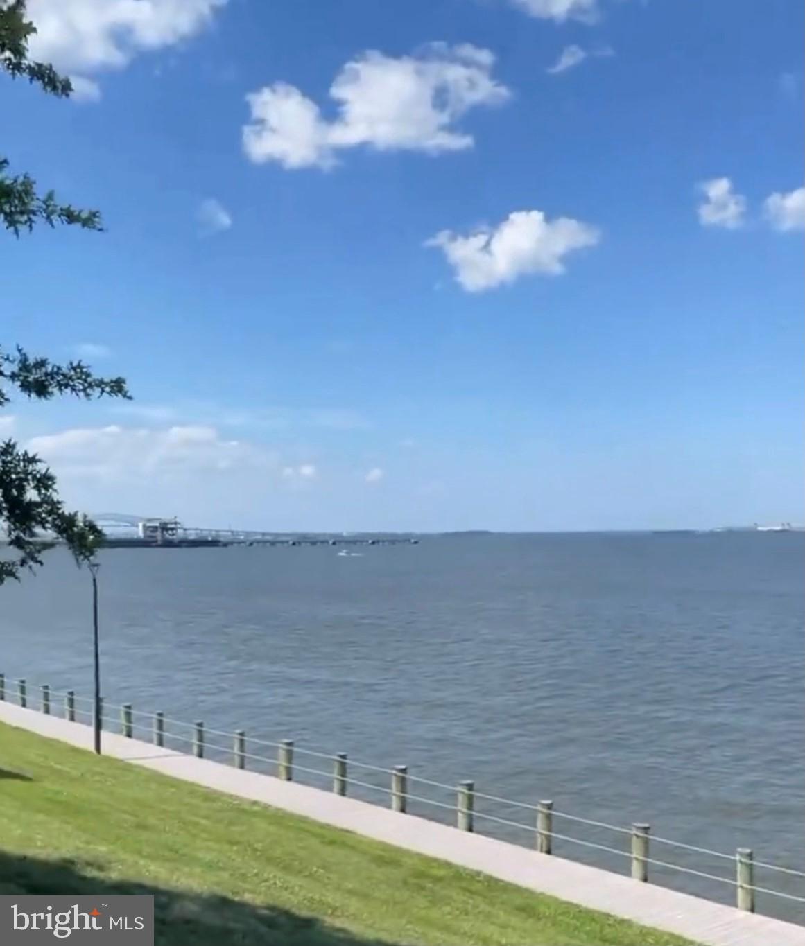 STONEY BEACH - Residential