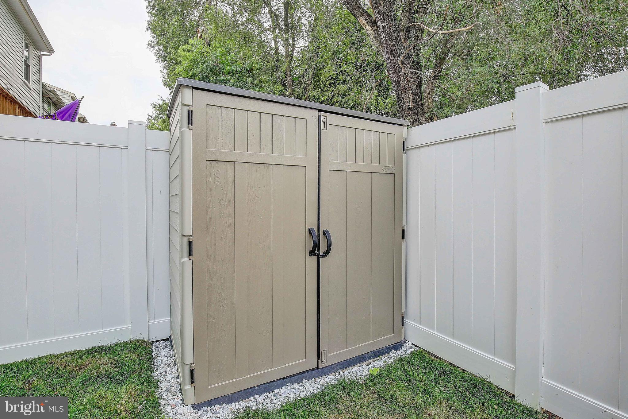 STONEY BEACH - Residential