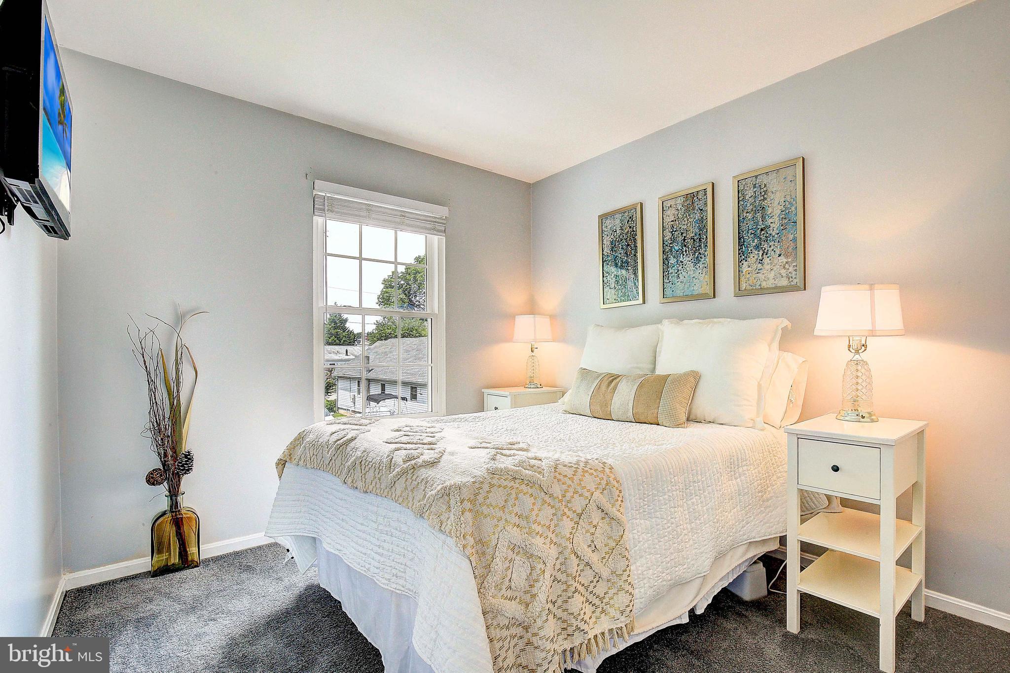 STONEY BEACH - Residential