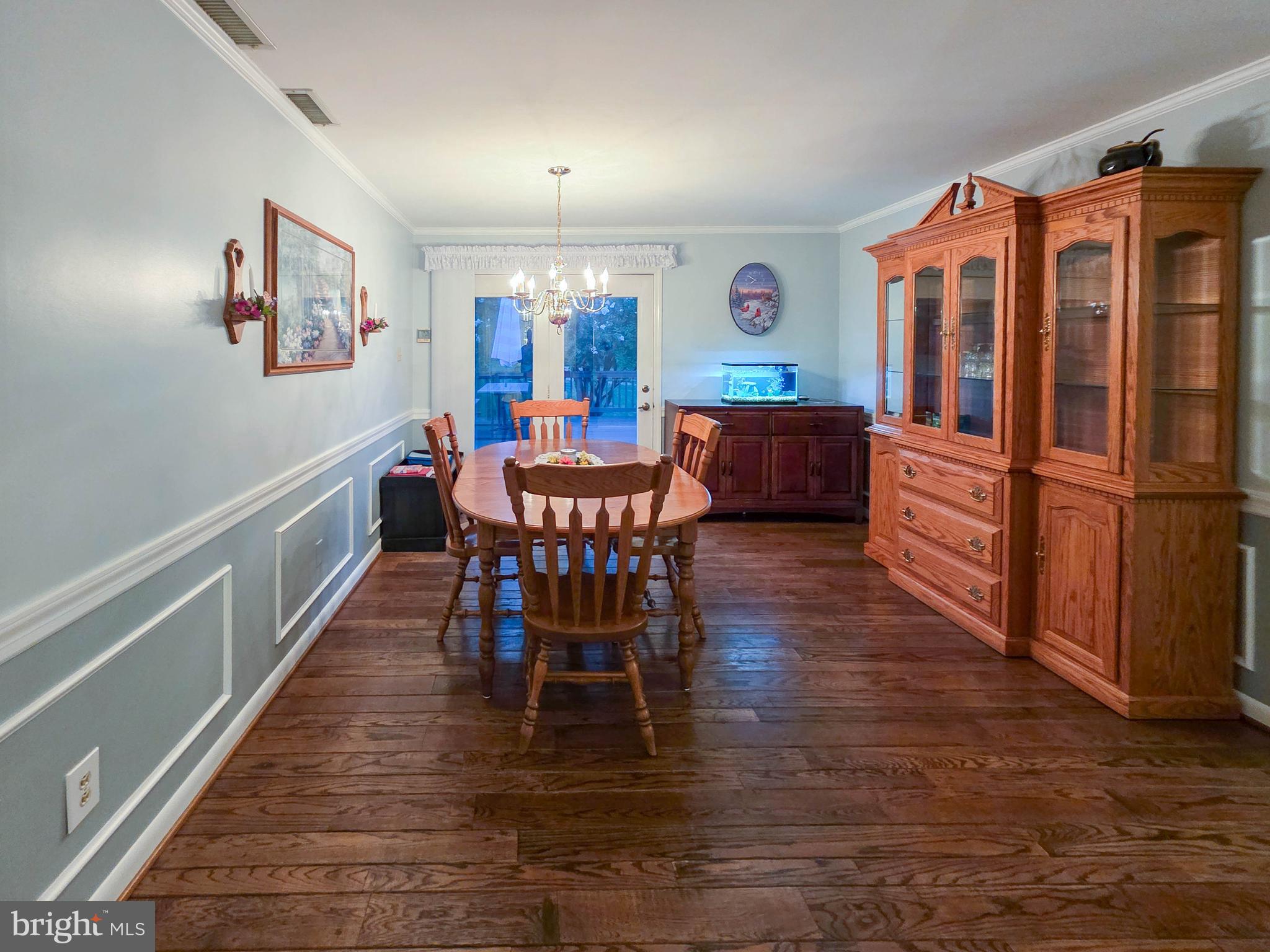 957 WOODLAND PARKWAY
