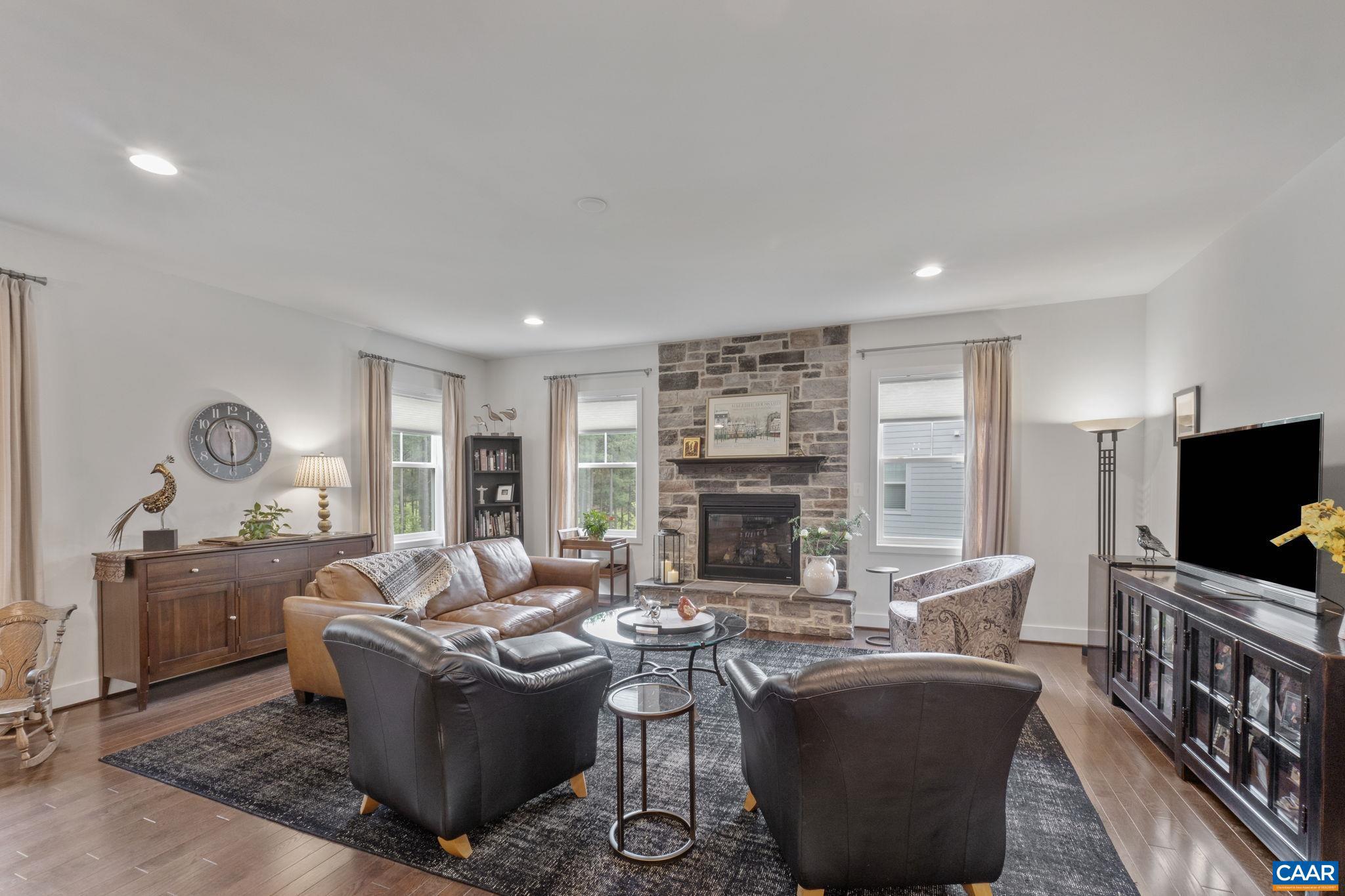 SPRING CREEK - Residential