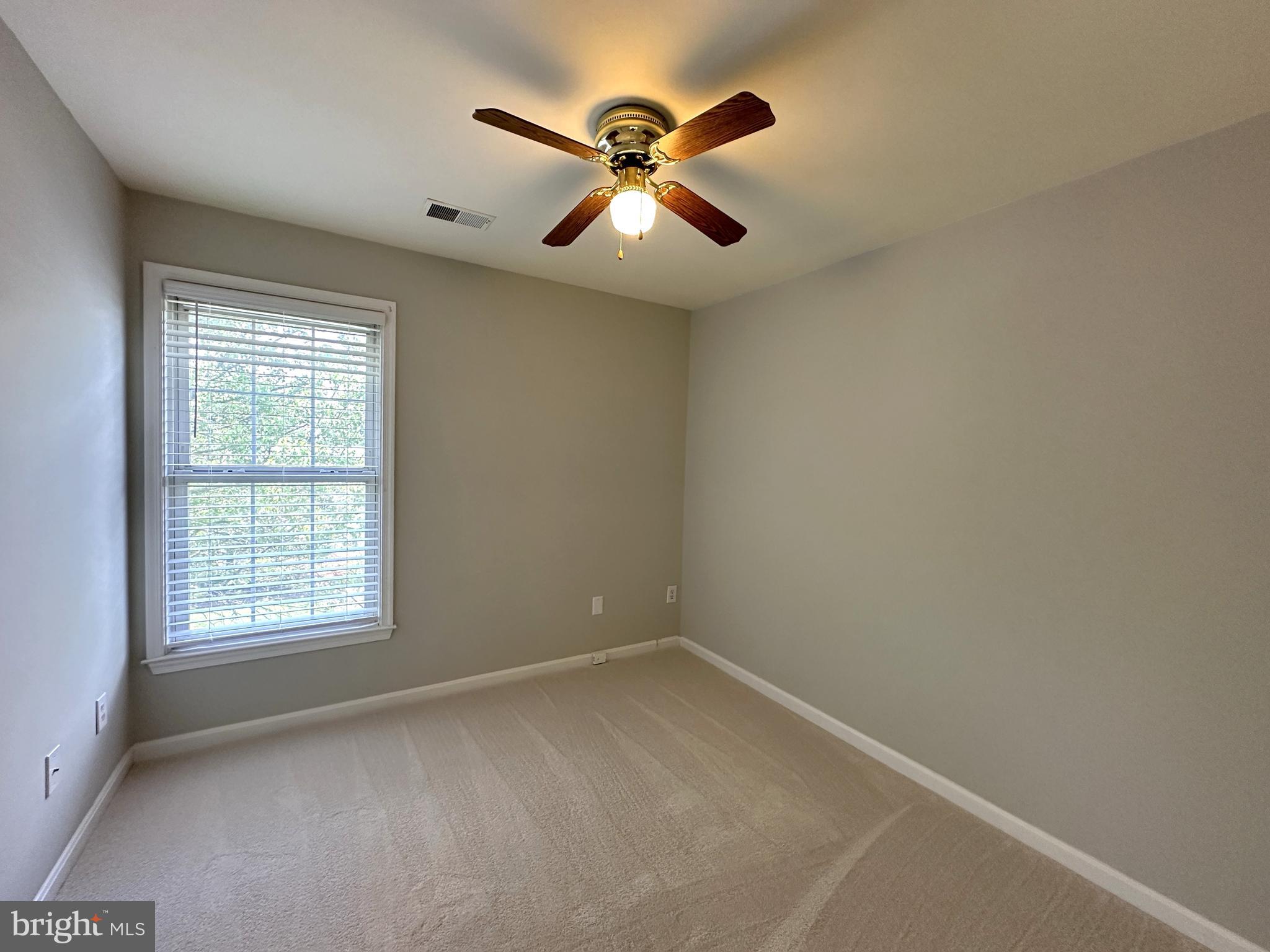 POTOMAC LAKES - Residential Lease