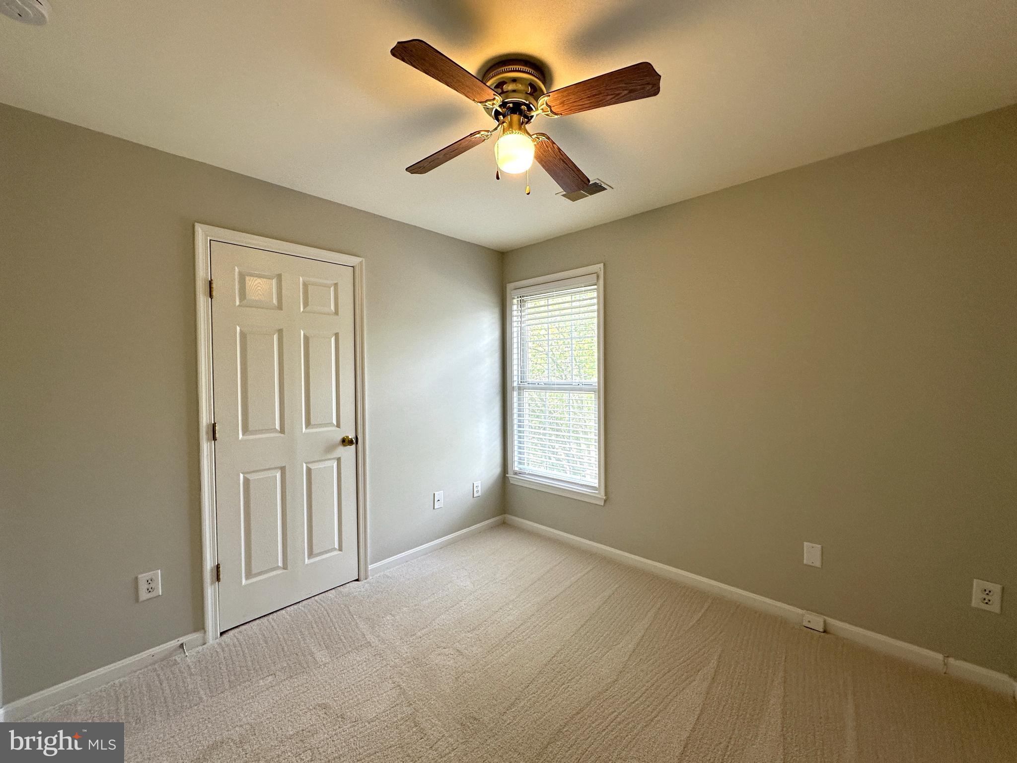 POTOMAC LAKES - Residential Lease