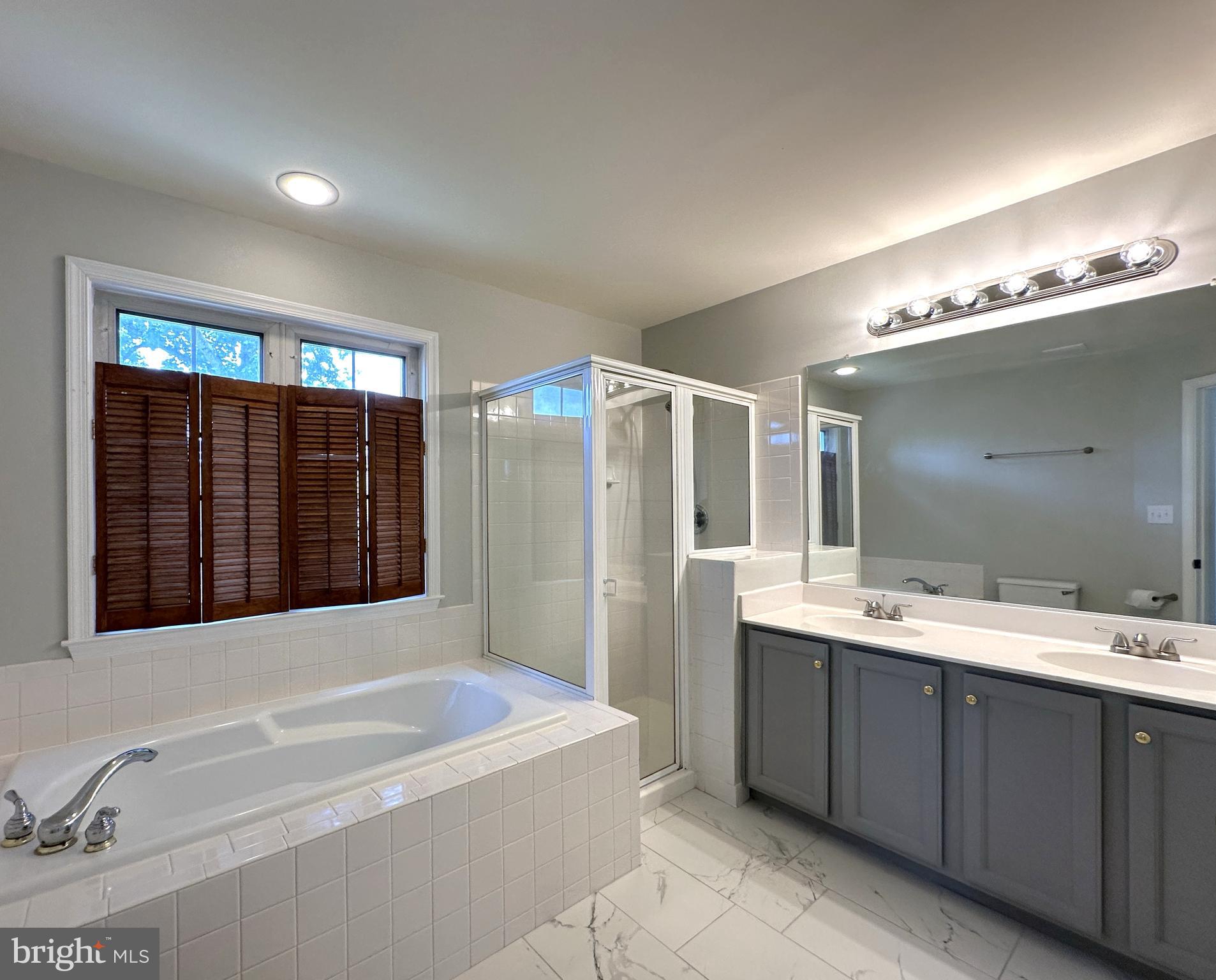 POTOMAC LAKES - Residential Lease