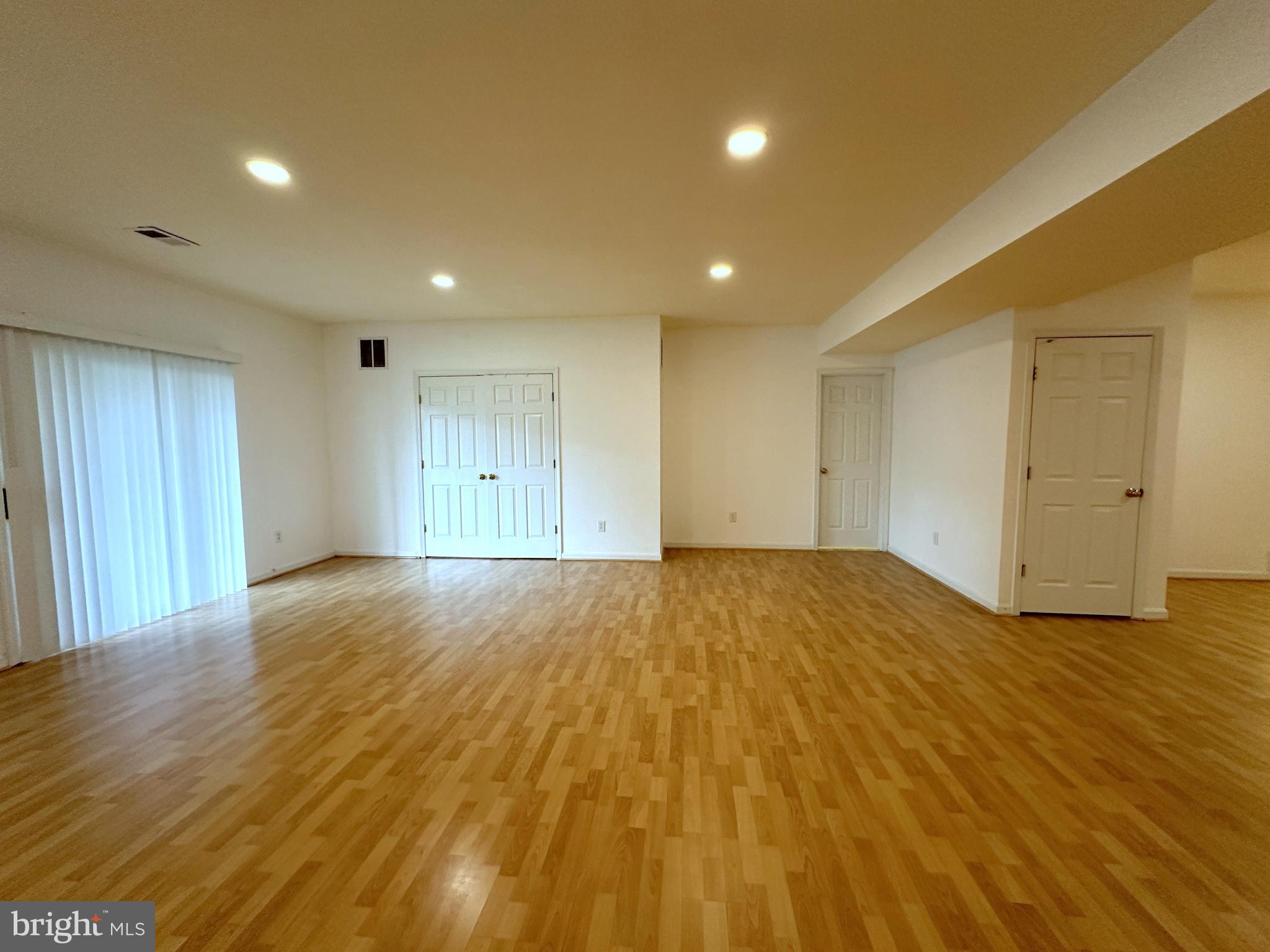 POTOMAC LAKES - Residential Lease