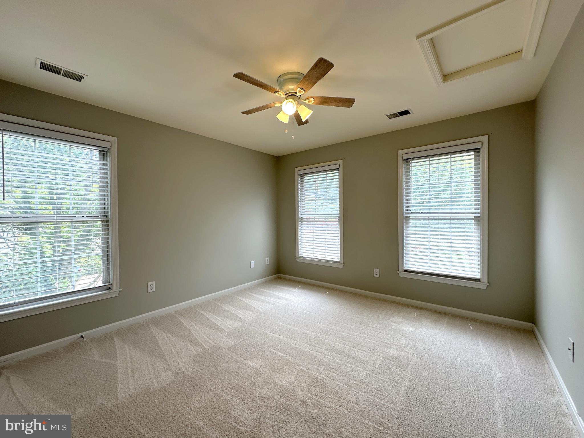 POTOMAC LAKES - Residential Lease