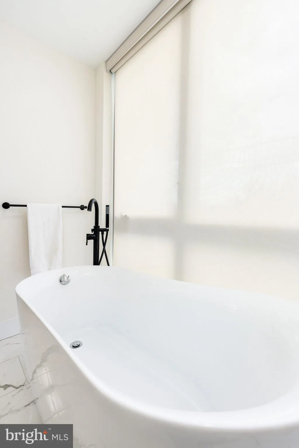 Philadelphia, Pennsylvania 19147, United States, 4 Bedrooms Bedrooms, ,6 BathroomsBathrooms,Residential,Contingent,133272