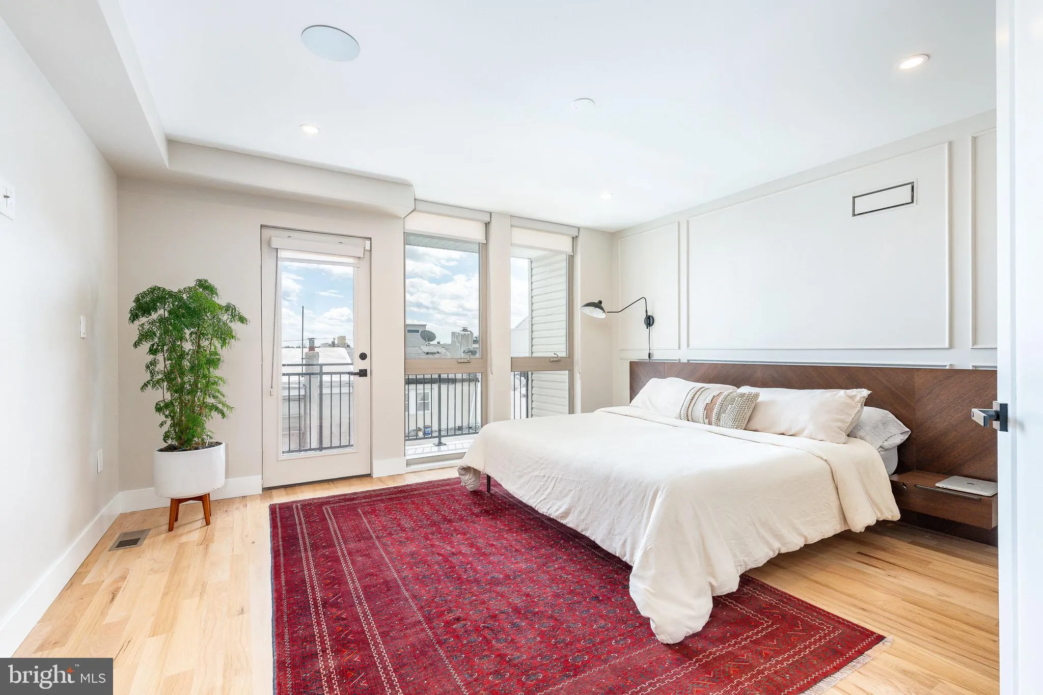 Philadelphia, Pennsylvania 19147, United States, 4 Bedrooms Bedrooms, ,6 BathroomsBathrooms,Residential,Contingent,133272