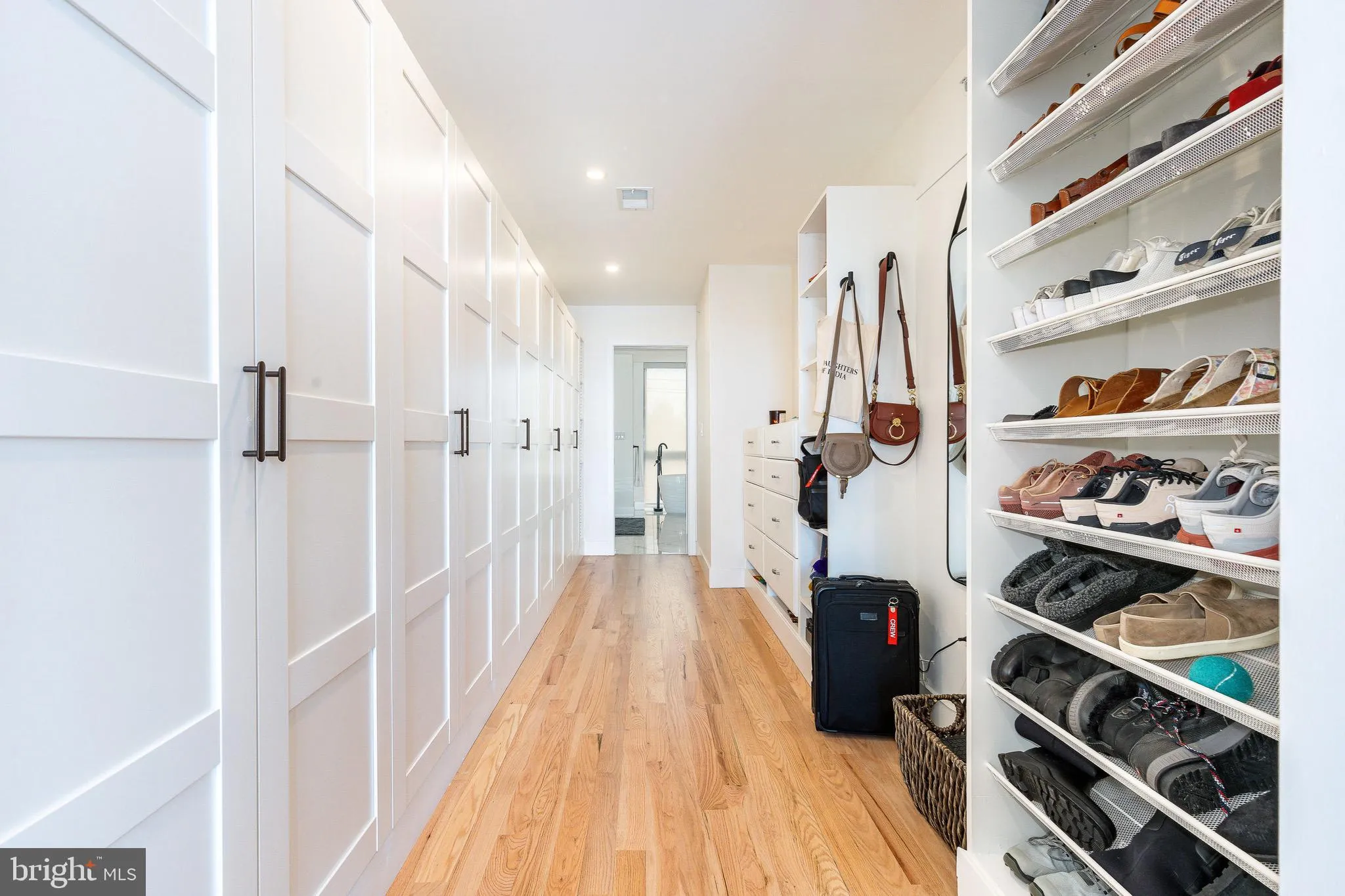 Philadelphia, Pennsylvania 19147, United States, 4 Bedrooms Bedrooms, ,6 BathroomsBathrooms,Residential,Contingent,133272