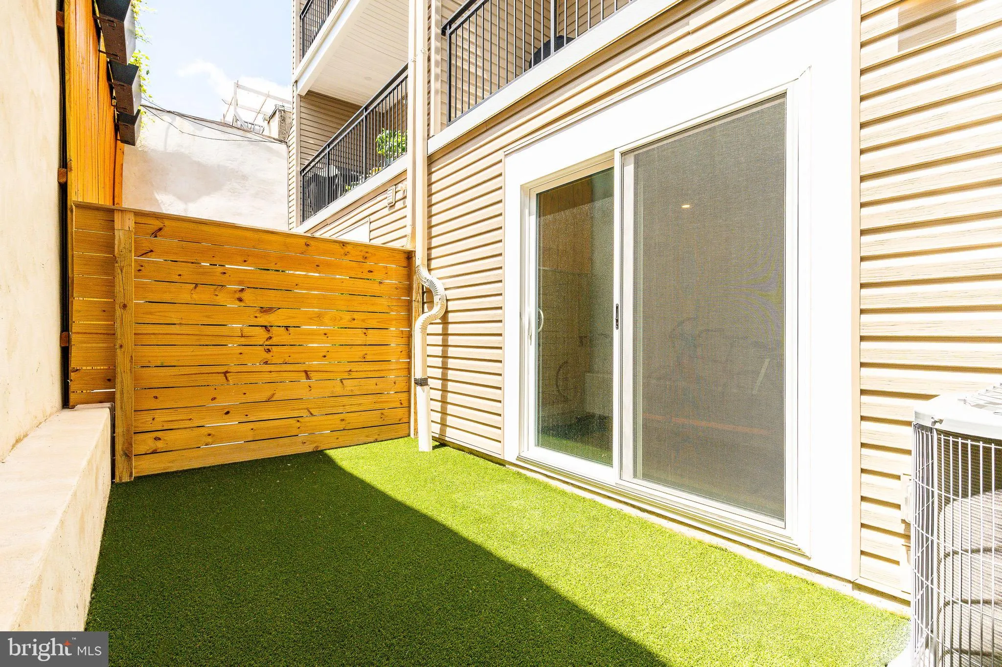 Philadelphia, Pennsylvania 19147, United States, 4 Bedrooms Bedrooms, ,6 BathroomsBathrooms,Residential,Contingent,133272