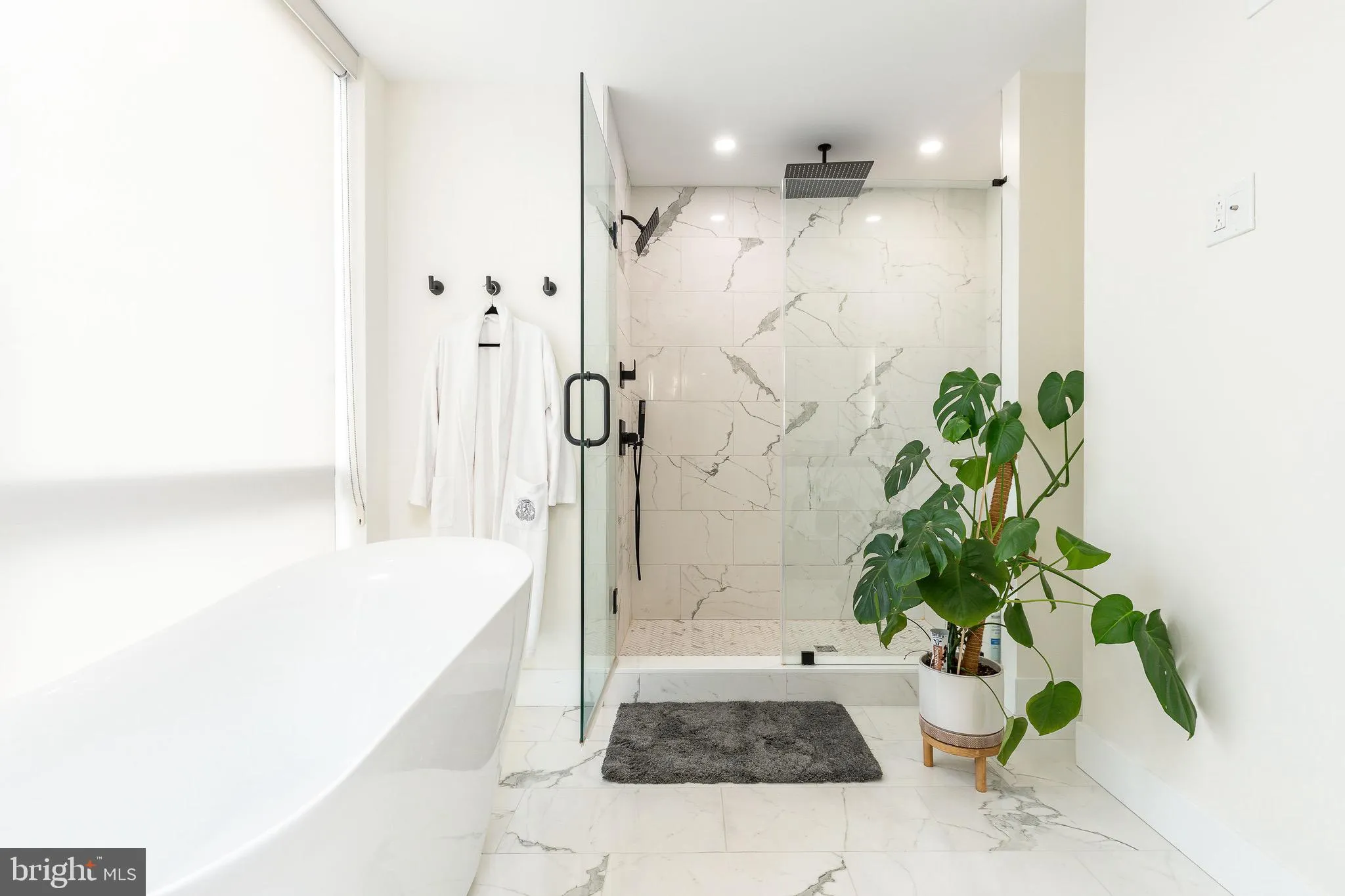 Philadelphia, Pennsylvania 19147, United States, 4 Bedrooms Bedrooms, ,6 BathroomsBathrooms,Residential,Contingent,133272