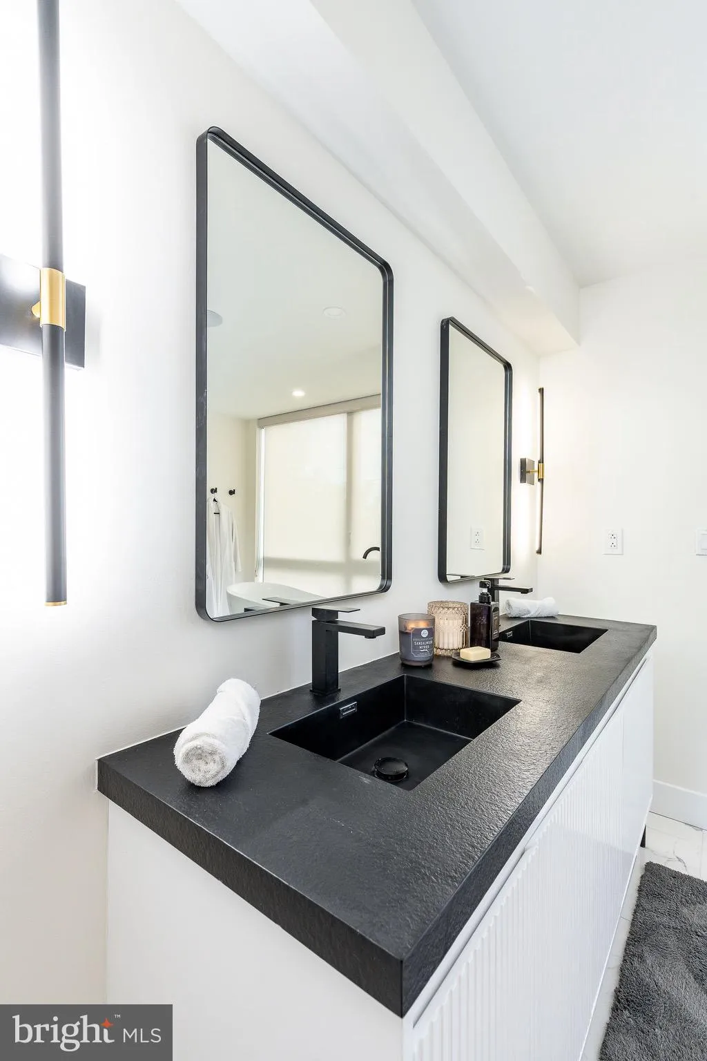 Philadelphia, Pennsylvania 19147, United States, 4 Bedrooms Bedrooms, ,6 BathroomsBathrooms,Residential,Contingent,133272