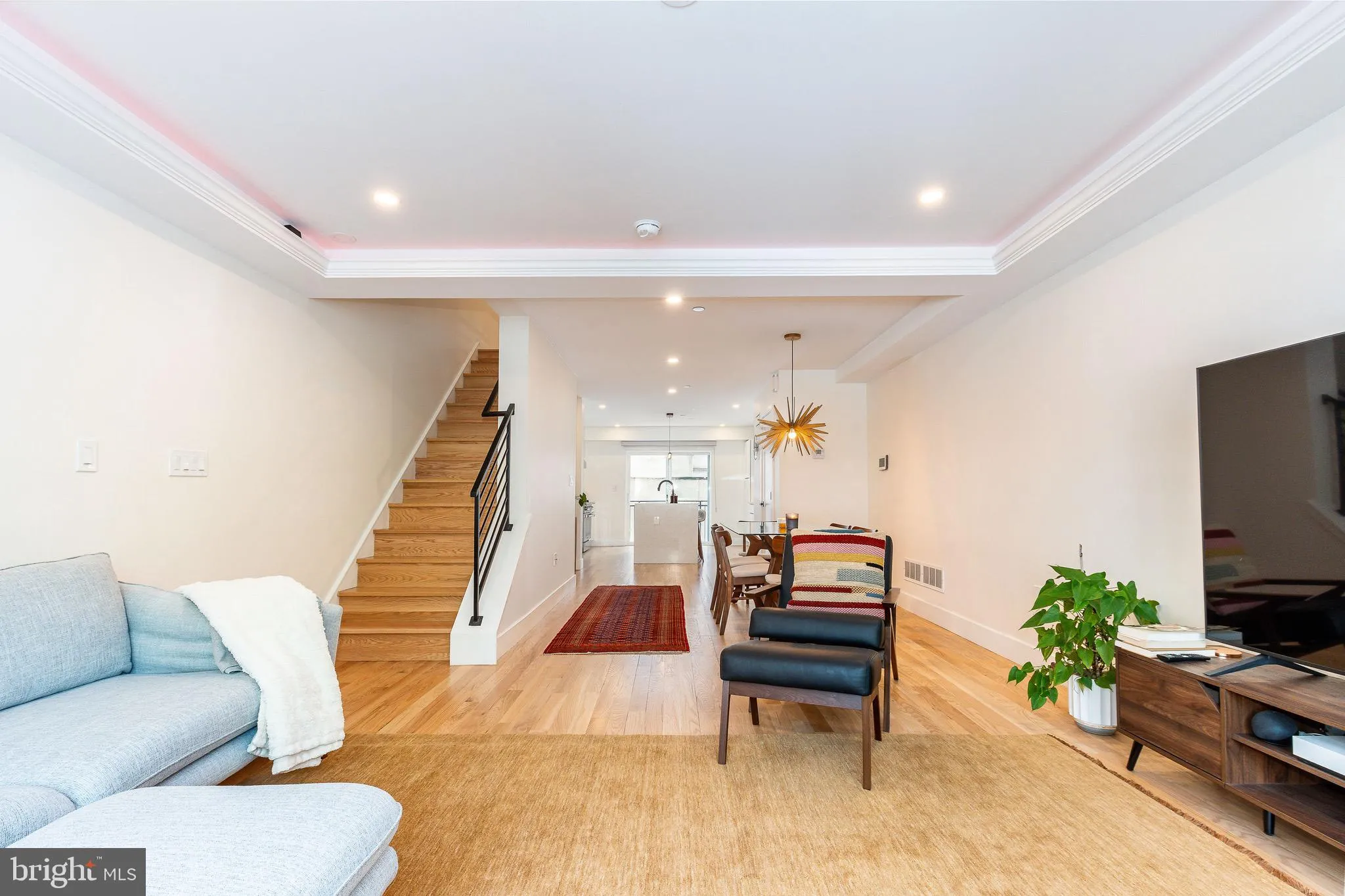 Philadelphia, Pennsylvania 19147, United States, 4 Bedrooms Bedrooms, ,6 BathroomsBathrooms,Residential,Contingent,133272