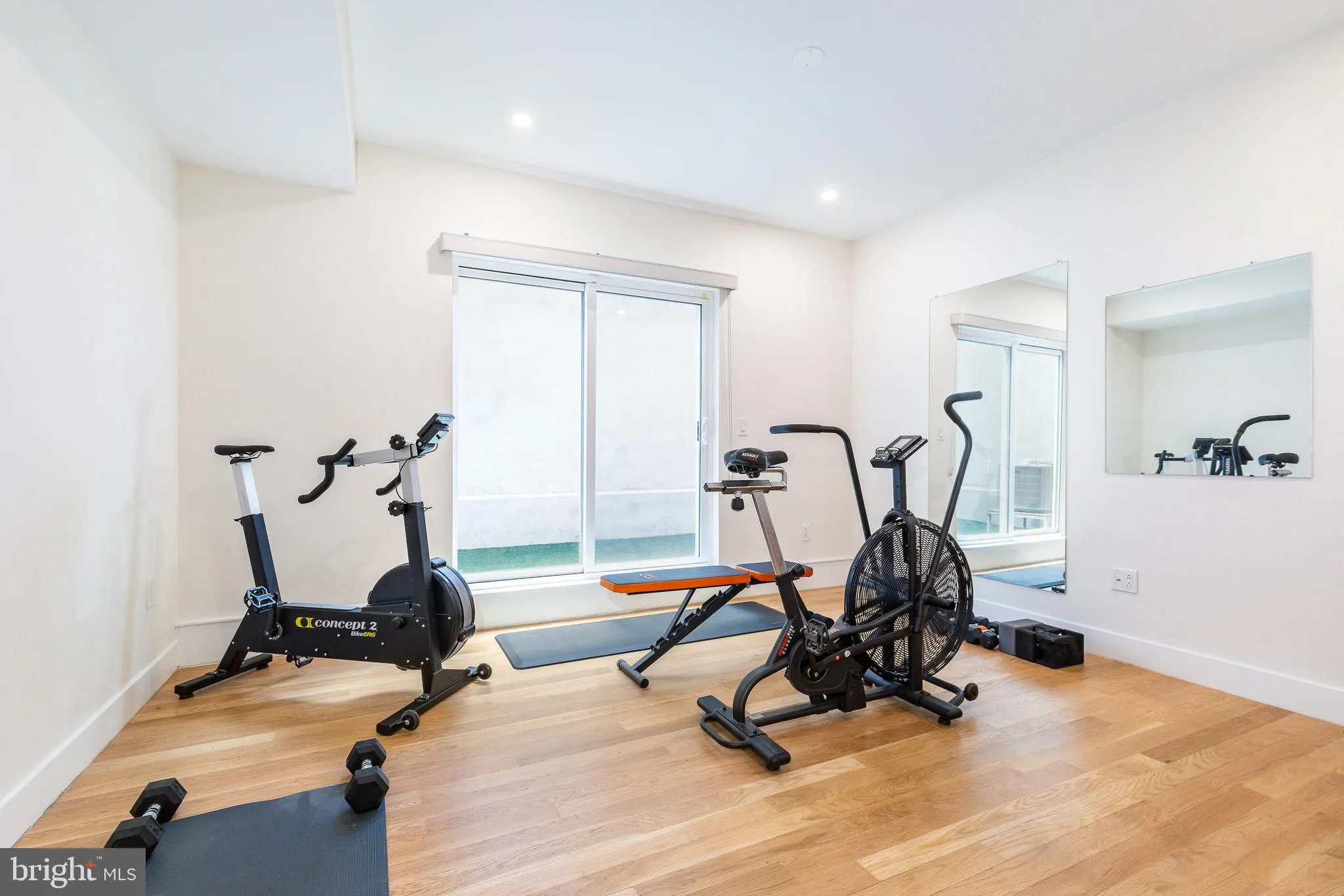 Philadelphia, Pennsylvania 19147, United States, 4 Bedrooms Bedrooms, ,6 BathroomsBathrooms,Residential,Contingent,133272