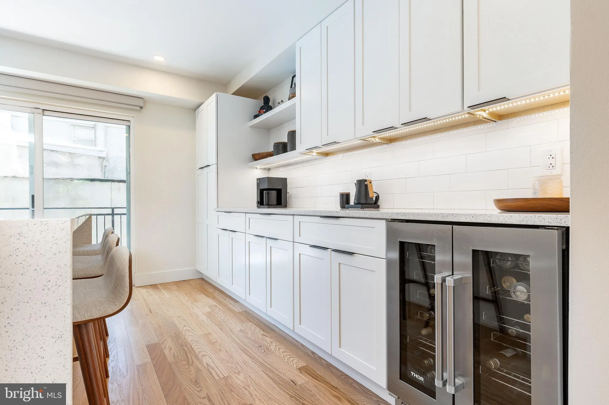 Philadelphia, Pennsylvania 19147, United States, 4 Bedrooms Bedrooms, ,6 BathroomsBathrooms,Residential,Contingent,133272