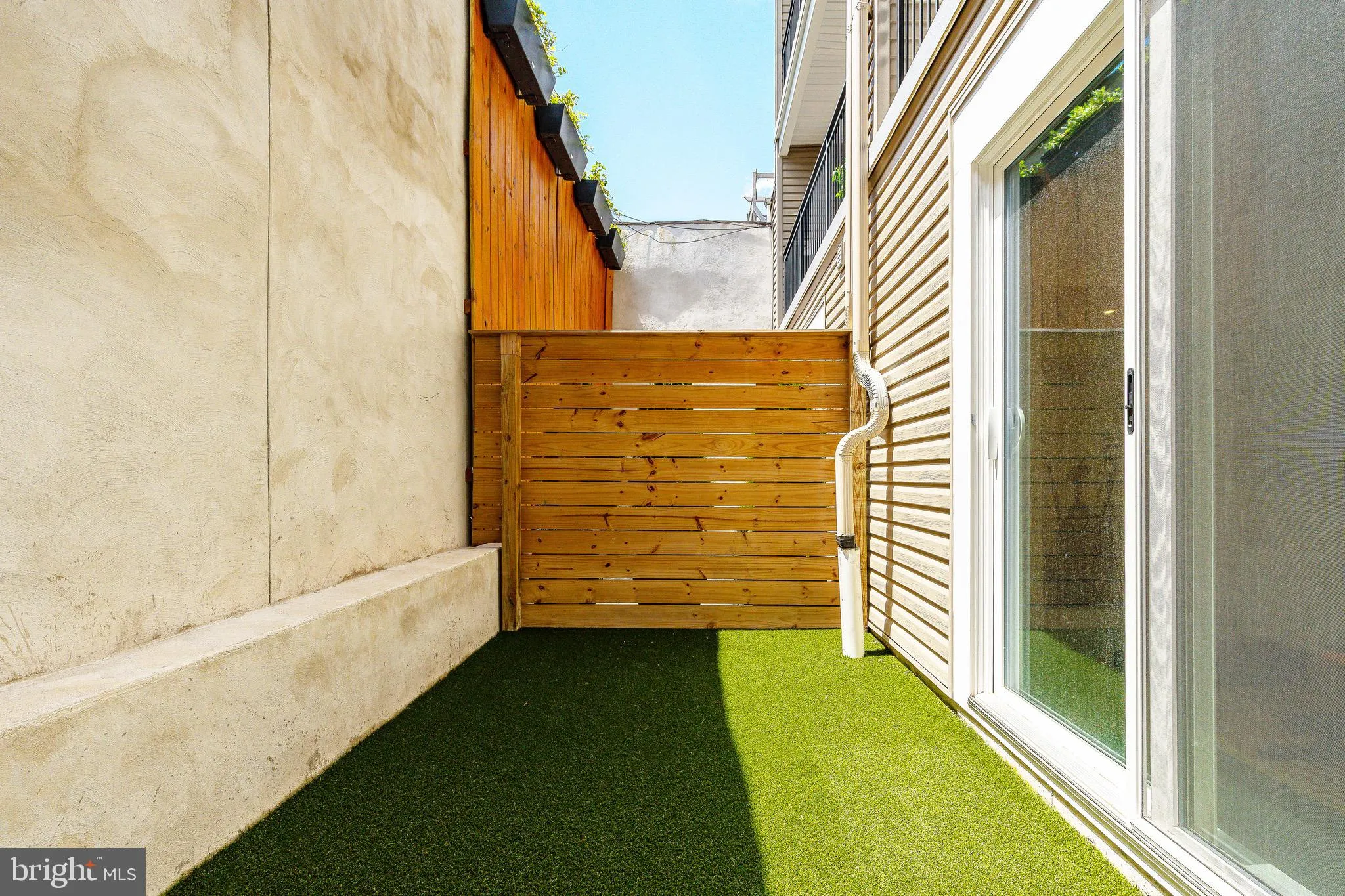 Philadelphia, Pennsylvania 19147, United States, 4 Bedrooms Bedrooms, ,6 BathroomsBathrooms,Residential,Contingent,133272