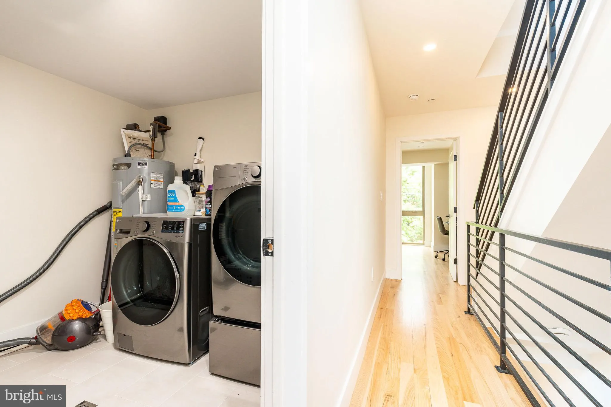 Philadelphia, Pennsylvania 19147, United States, 4 Bedrooms Bedrooms, ,6 BathroomsBathrooms,Residential,Contingent,133272