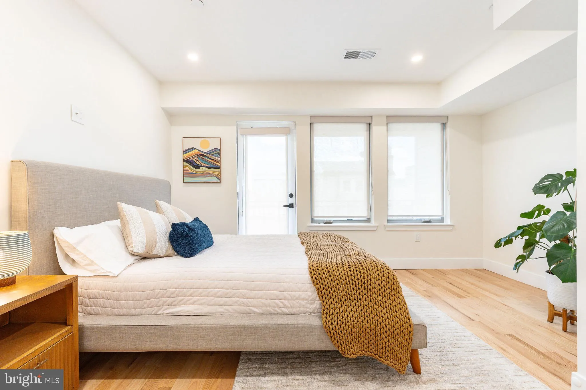 Philadelphia, Pennsylvania 19147, United States, 4 Bedrooms Bedrooms, ,6 BathroomsBathrooms,Residential,Contingent,133272