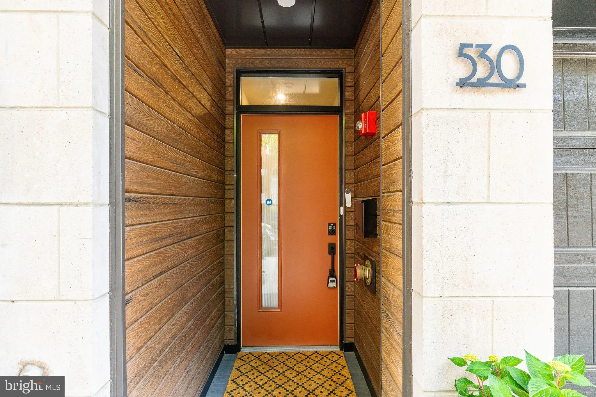 Philadelphia, Pennsylvania 19147, United States, 4 Bedrooms Bedrooms, ,6 BathroomsBathrooms,Residential,Contingent,133272