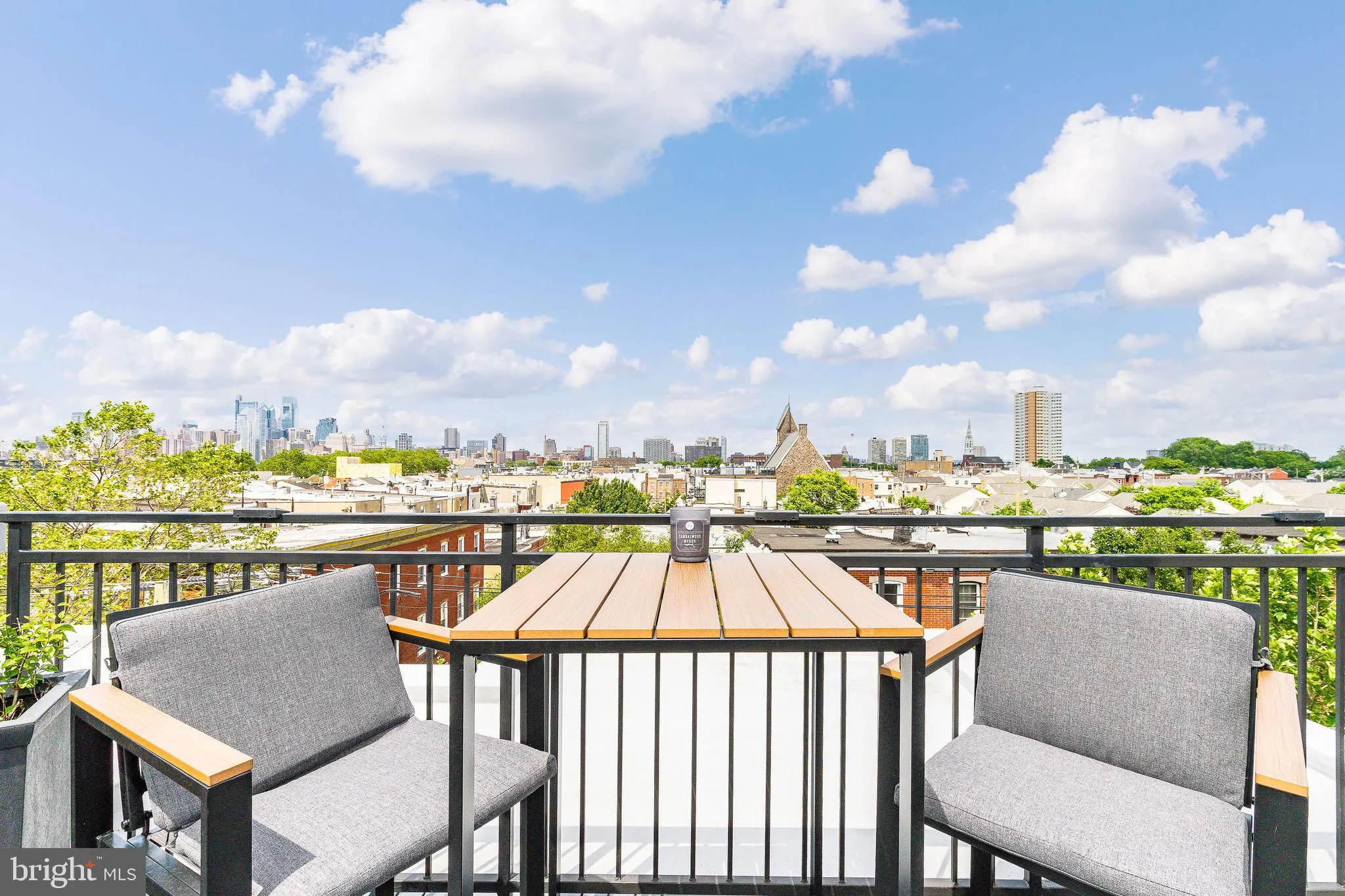 Philadelphia, Pennsylvania 19147, United States, 4 Bedrooms Bedrooms, ,6 BathroomsBathrooms,Residential,Contingent,133272