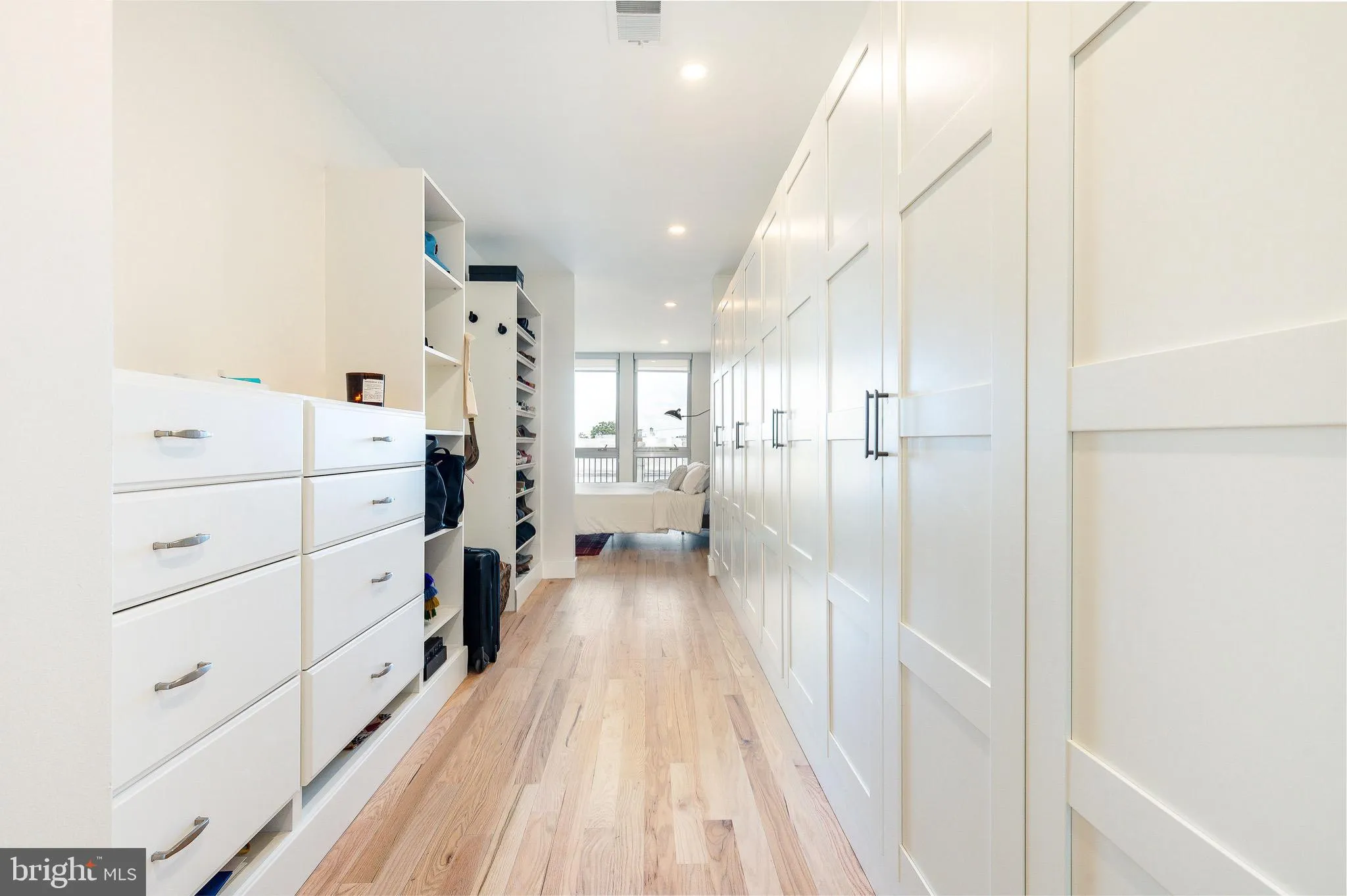 Philadelphia, Pennsylvania 19147, United States, 4 Bedrooms Bedrooms, ,6 BathroomsBathrooms,Residential,Contingent,133272