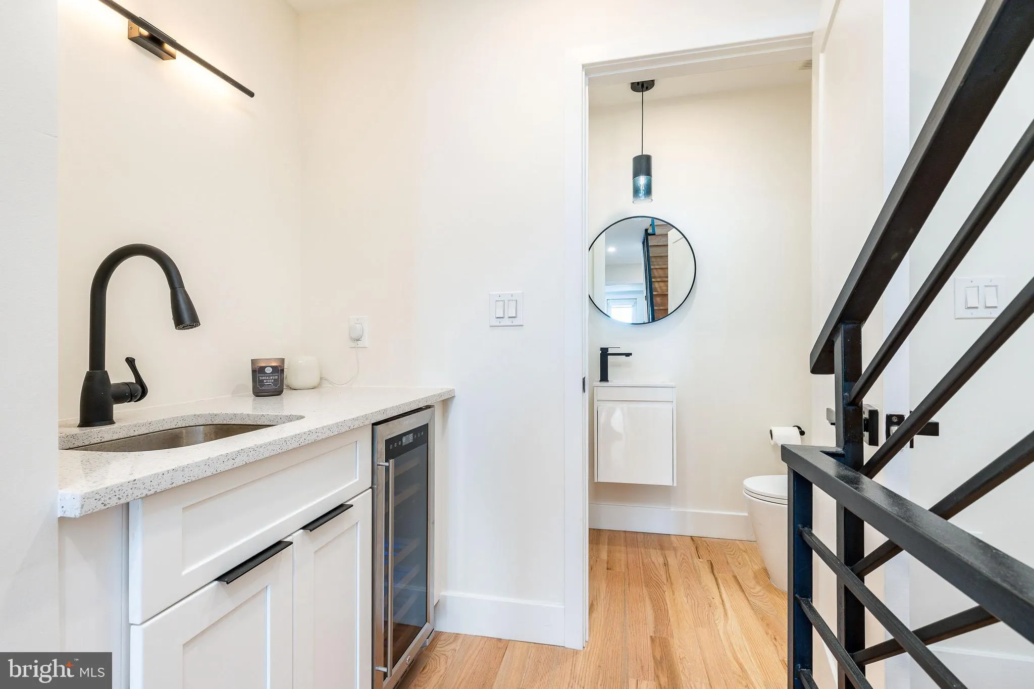 Philadelphia, Pennsylvania 19147, United States, 4 Bedrooms Bedrooms, ,6 BathroomsBathrooms,Residential,Contingent,133272