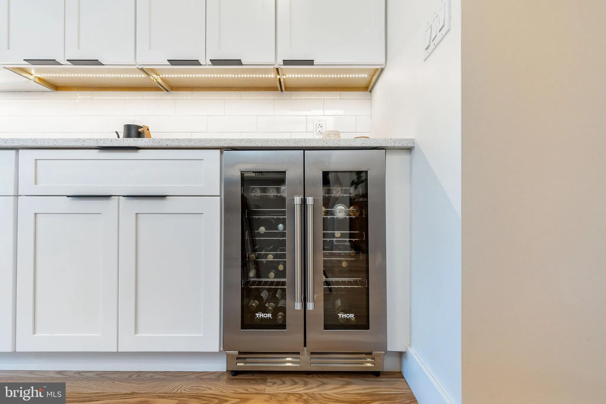 Philadelphia, Pennsylvania 19147, United States, 4 Bedrooms Bedrooms, ,6 BathroomsBathrooms,Residential,Contingent,133272