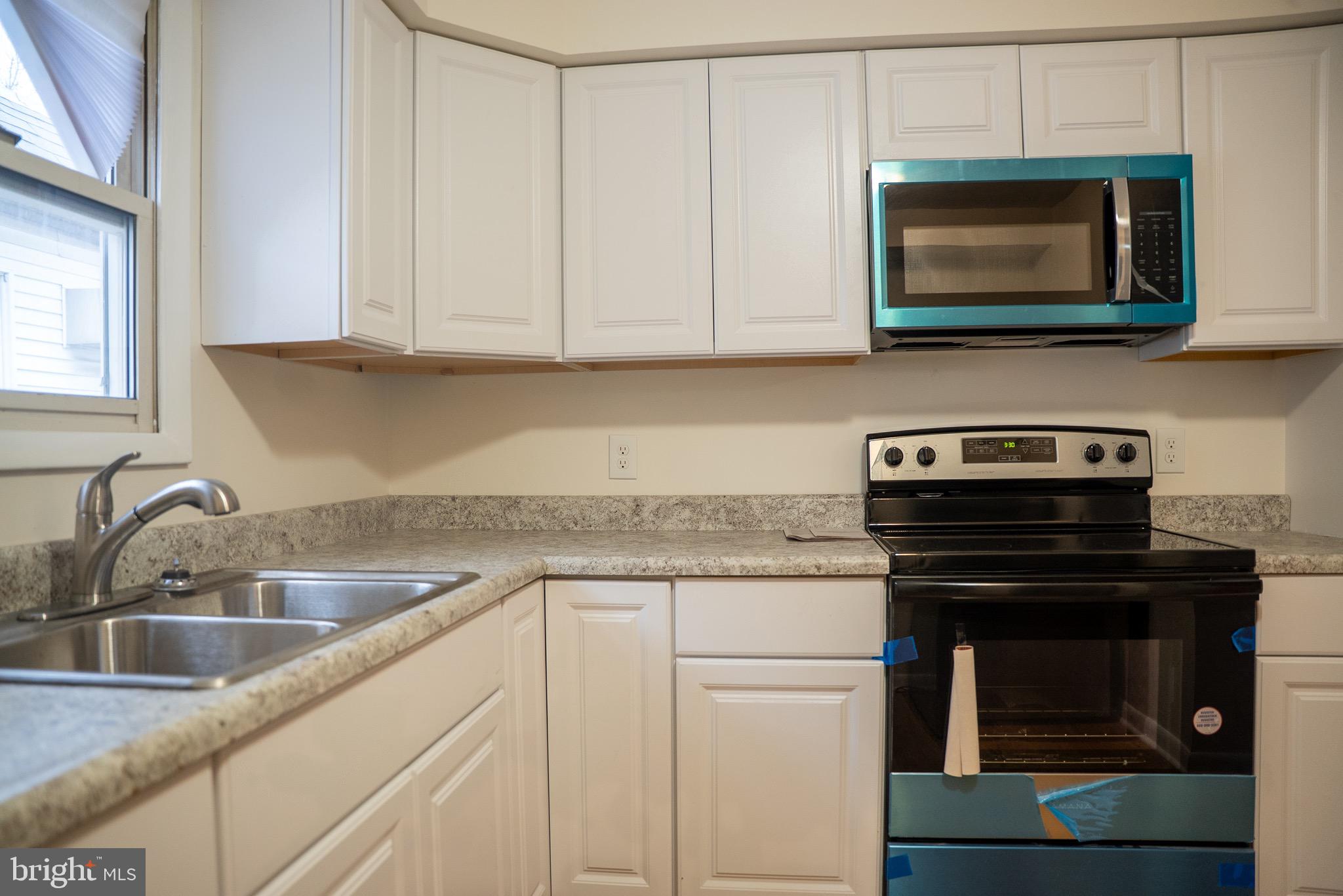 45 MIDDLE ROSE STREET J