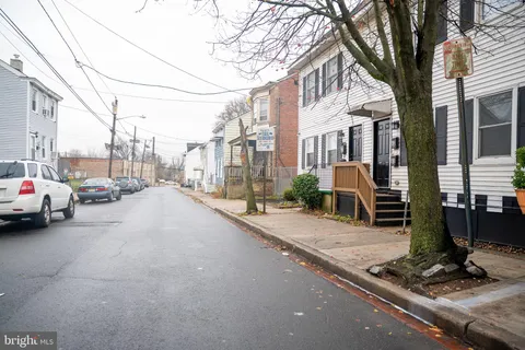 45 Middle Rose Street Unit J, Trenton, NJ MLS: NJME2070384