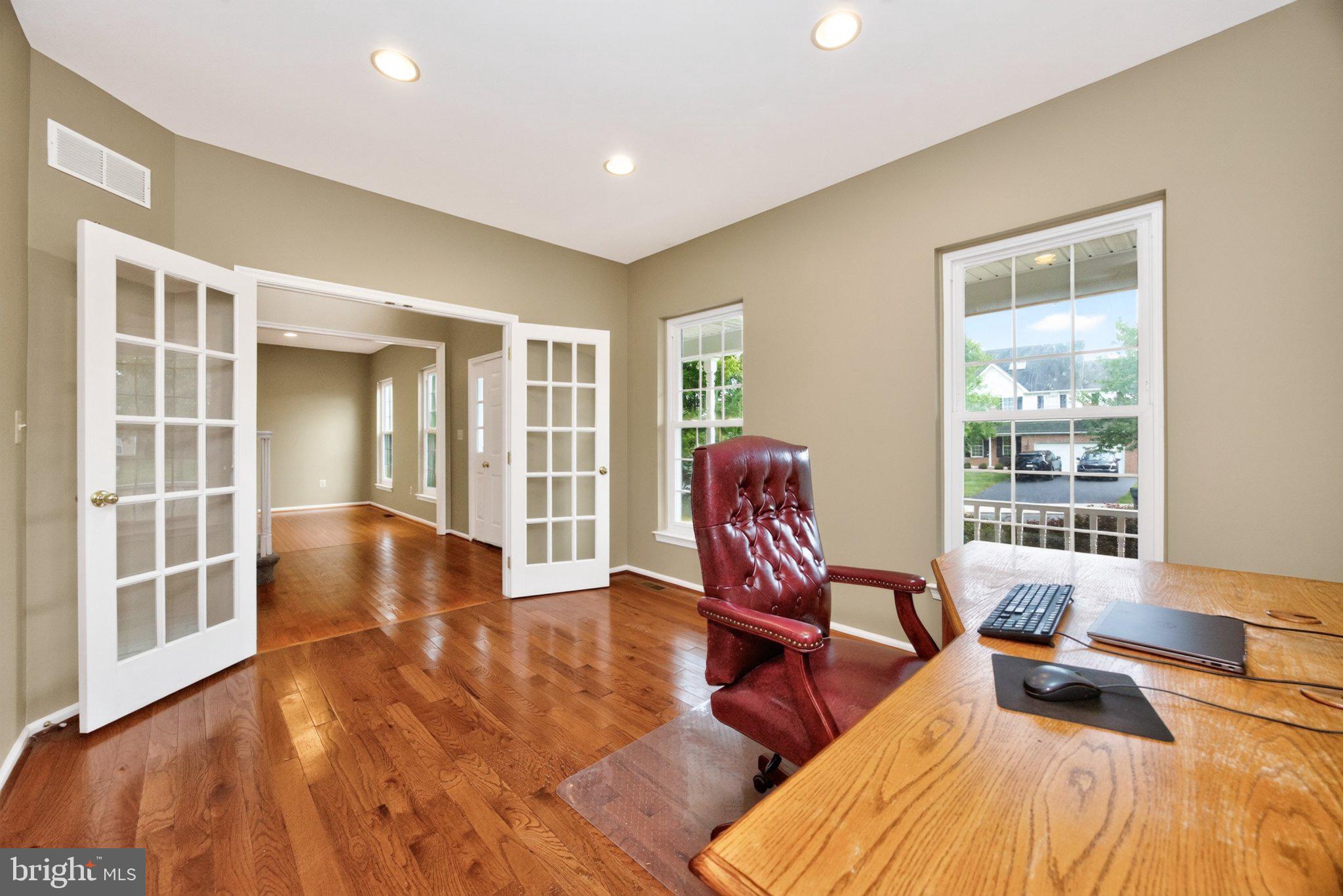 1175 SILCOX DRIVE