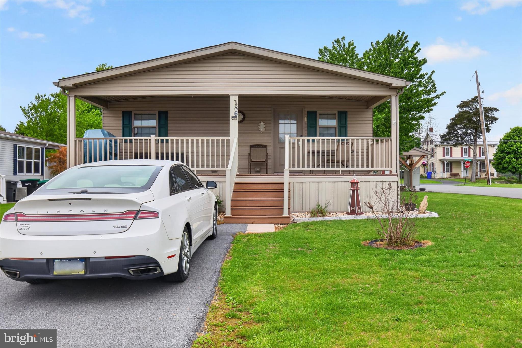GOLDENVILLE ESTATES - Residential
