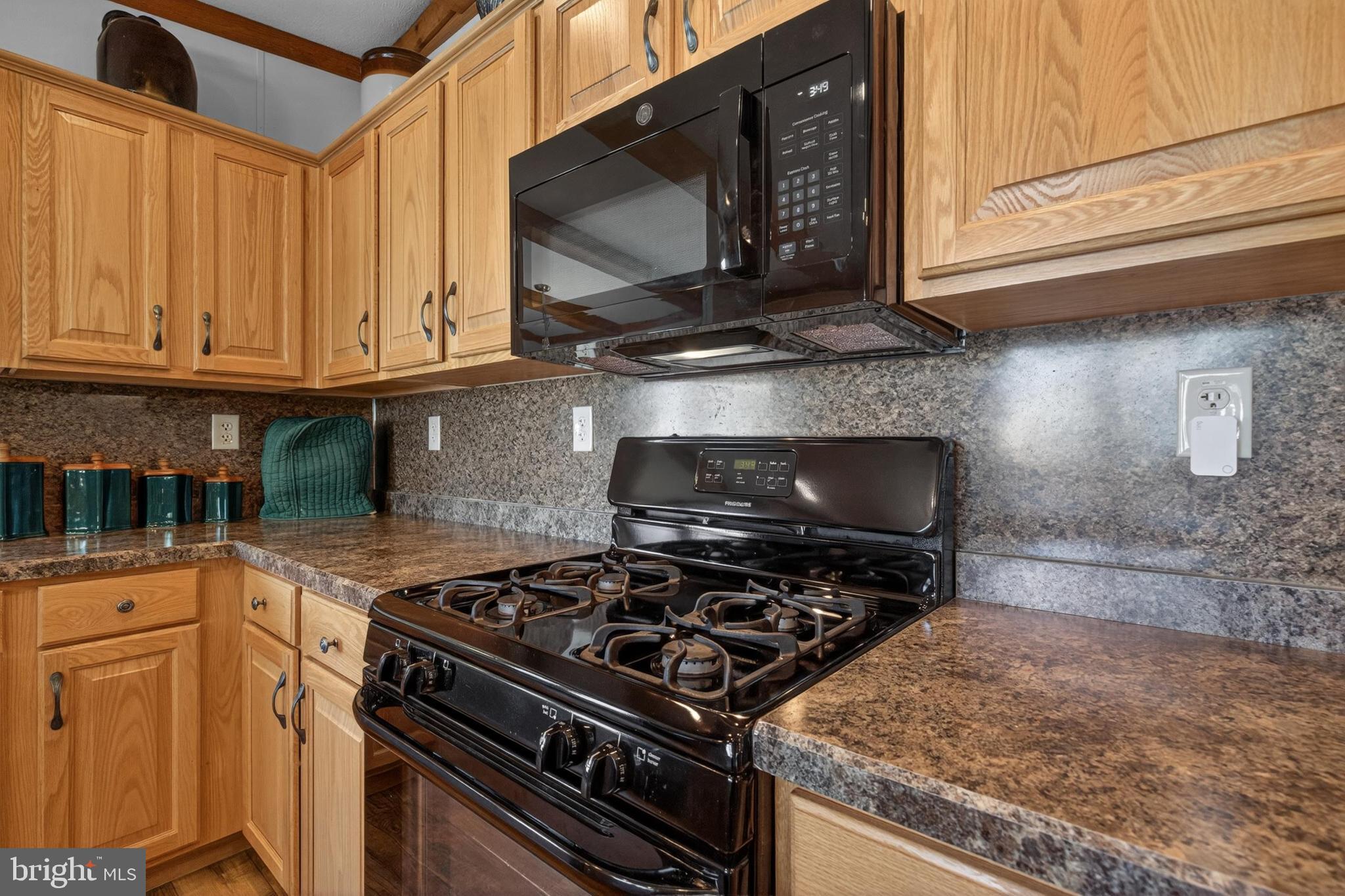 GOLDENVILLE ESTATES - Residential