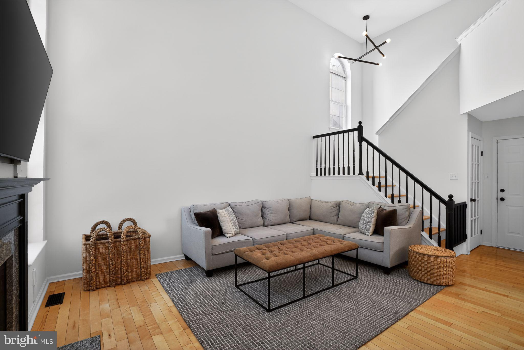 BUCKINGHAM SQ - Residential