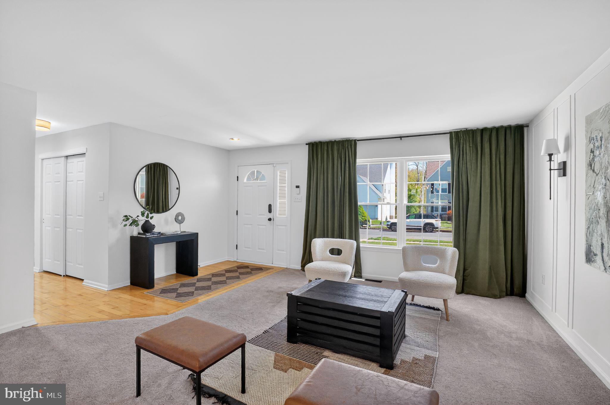 BUCKINGHAM SQ - Residential