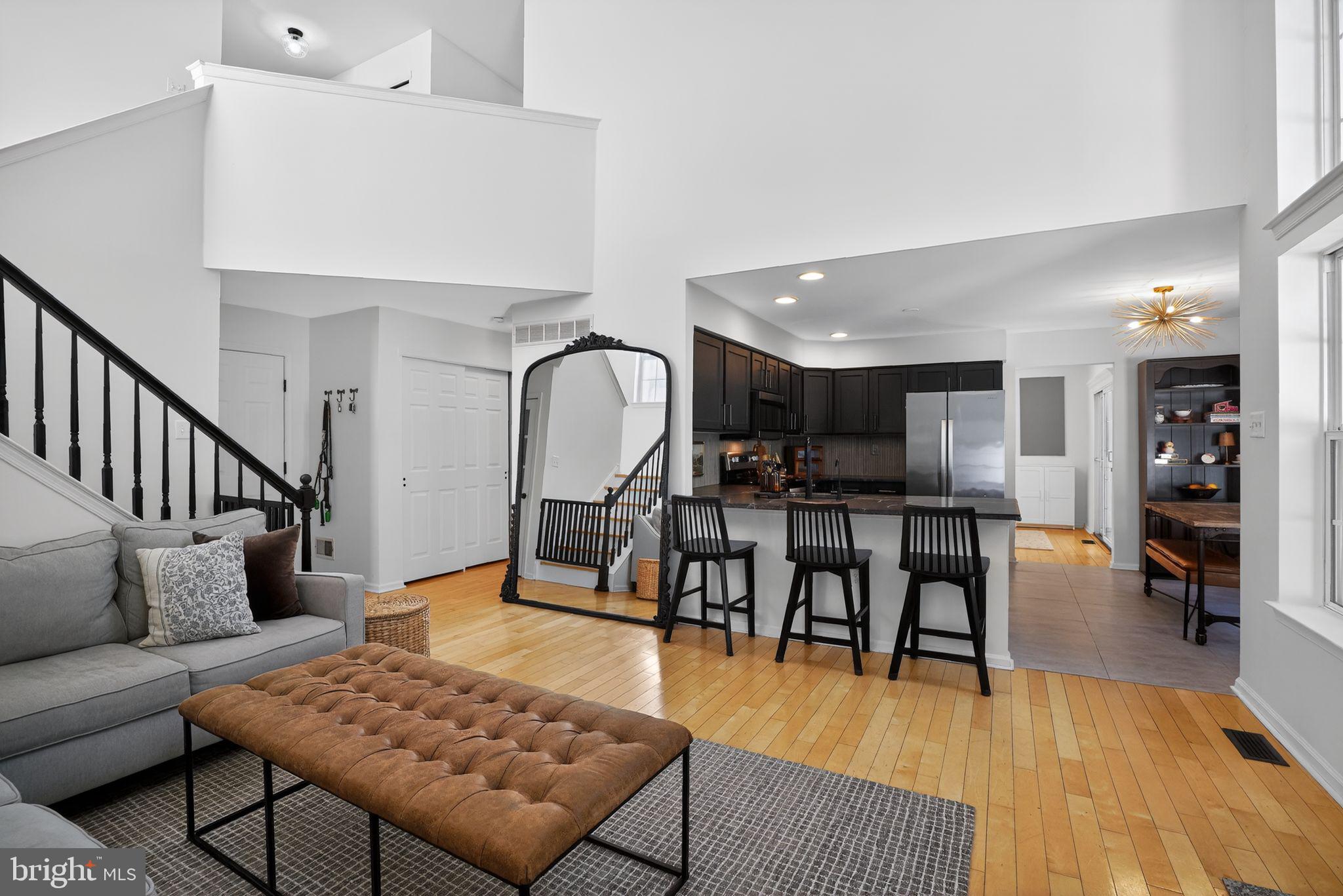 BUCKINGHAM SQ - Residential