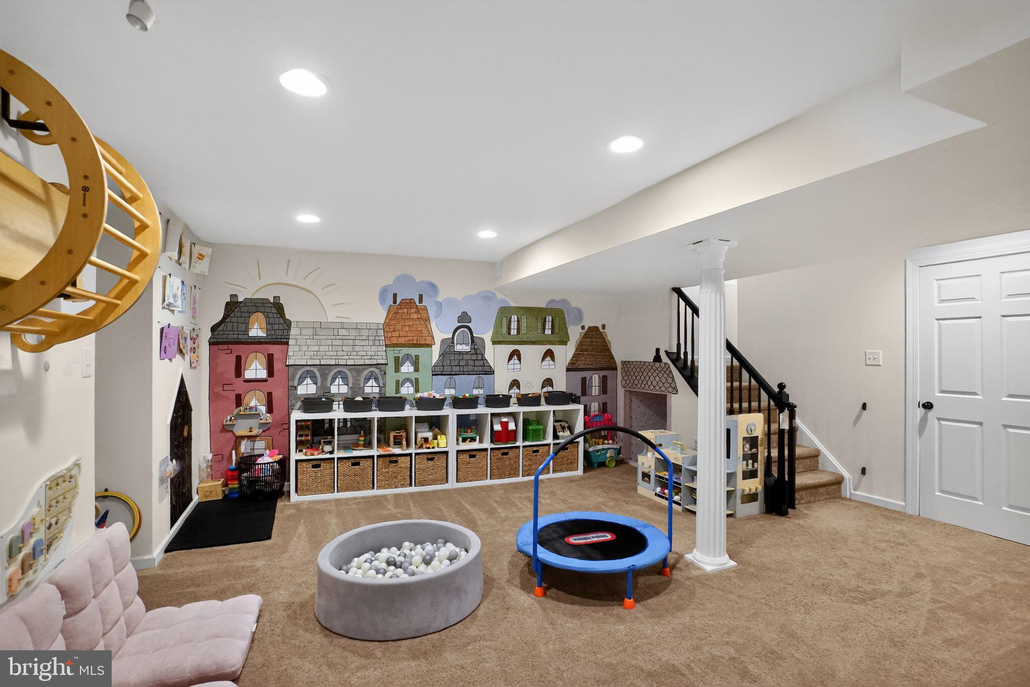 BUCKINGHAM SQ - Residential