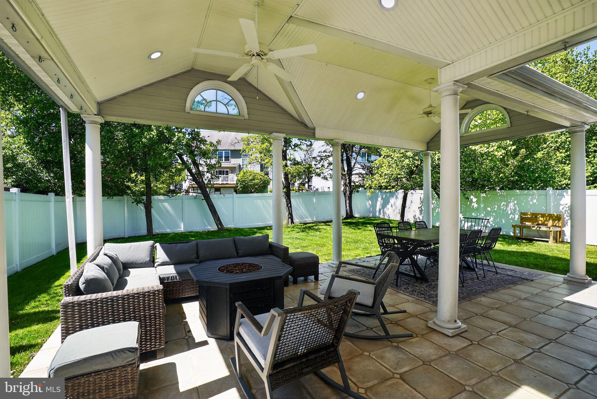 BUCKINGHAM SQ - Residential