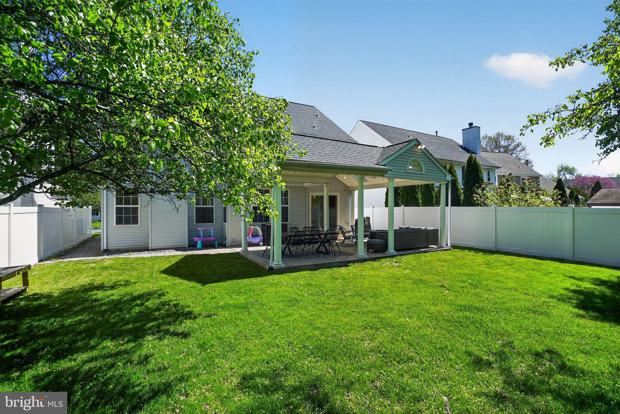 BUCKINGHAM SQ - Residential
